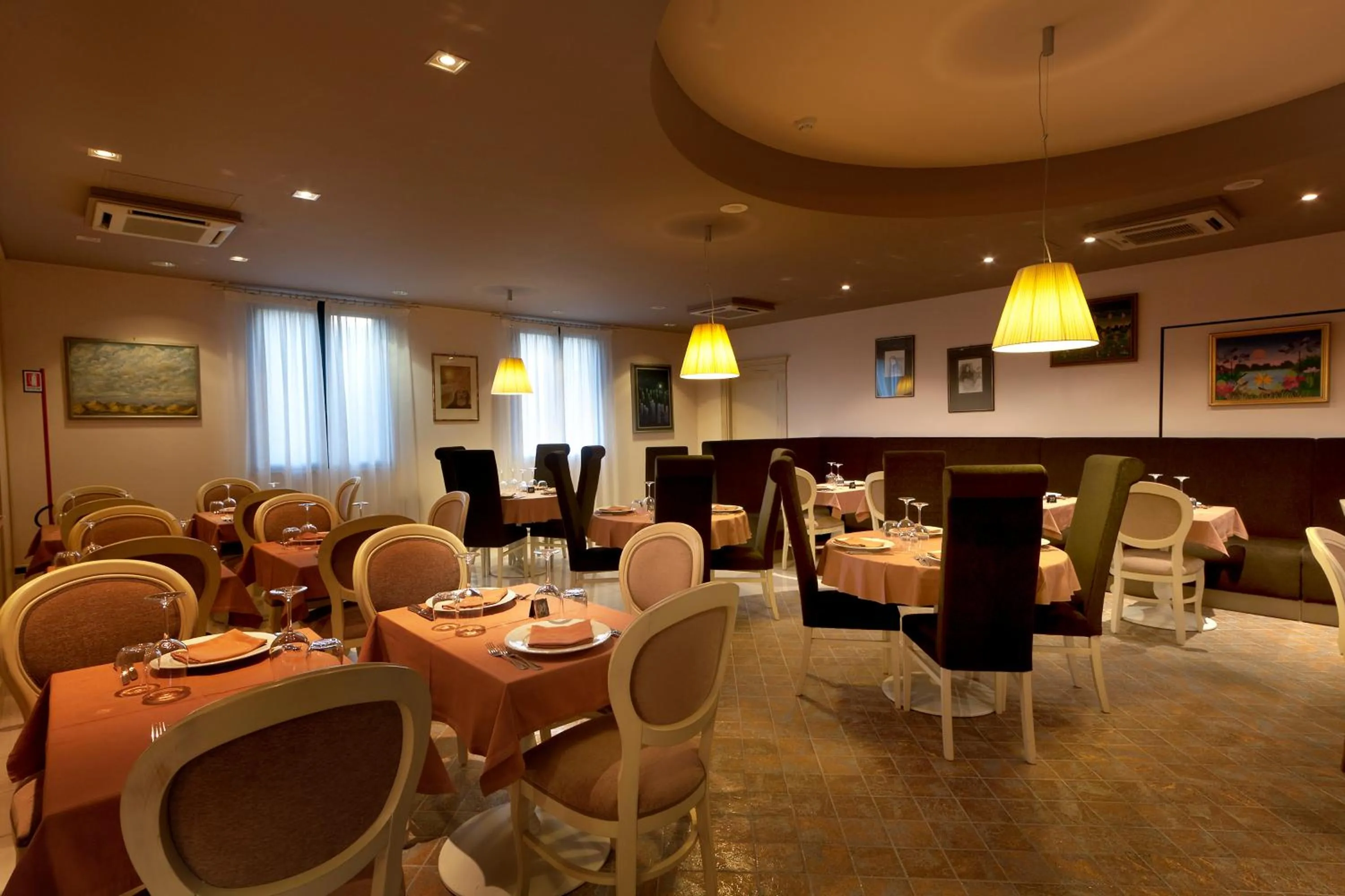 Restaurant/places to eat in Gran Paradiso Hotel Spa