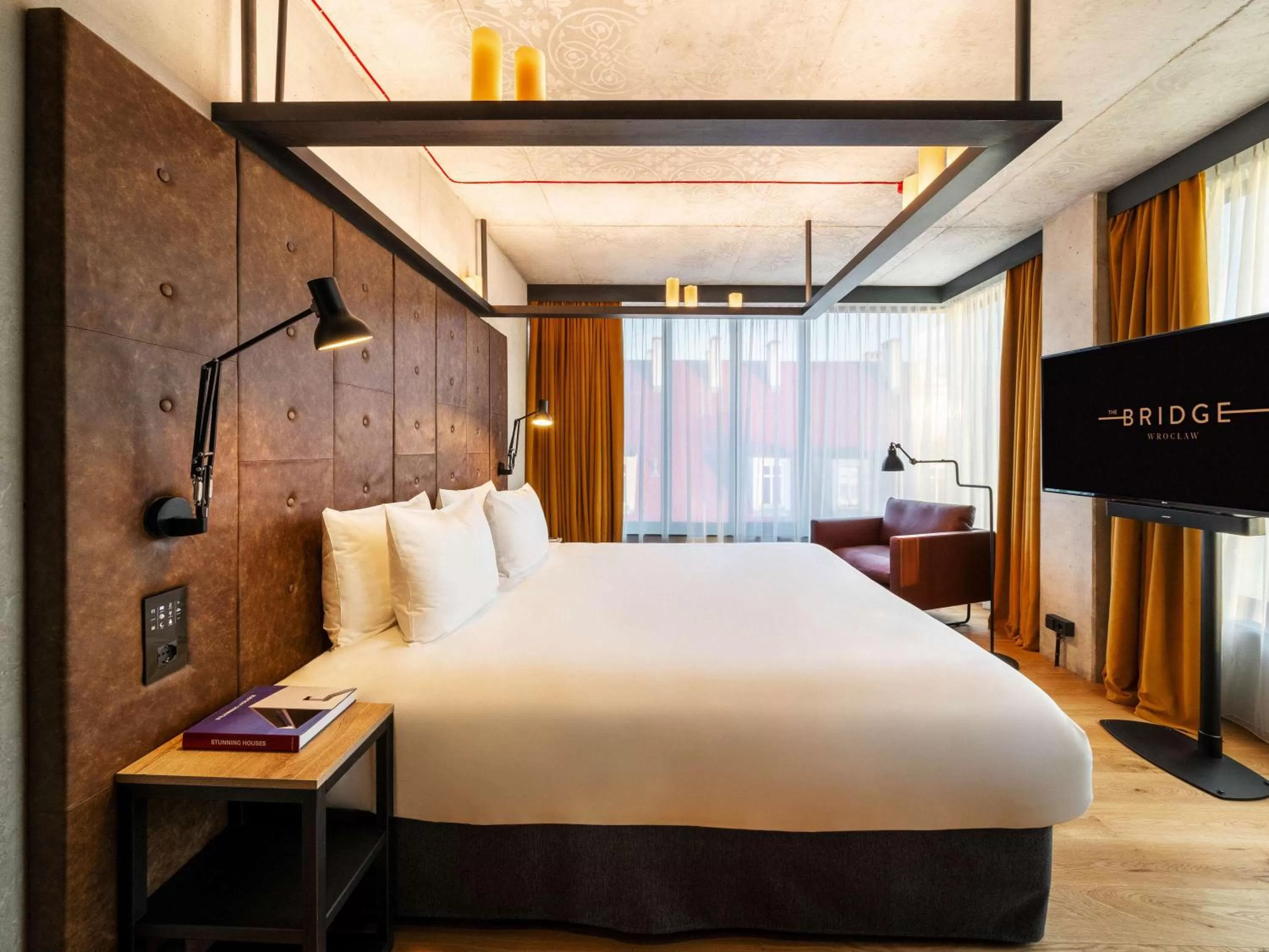 Photo of the whole room, Bed in The Bridge Wroclaw - MGallery