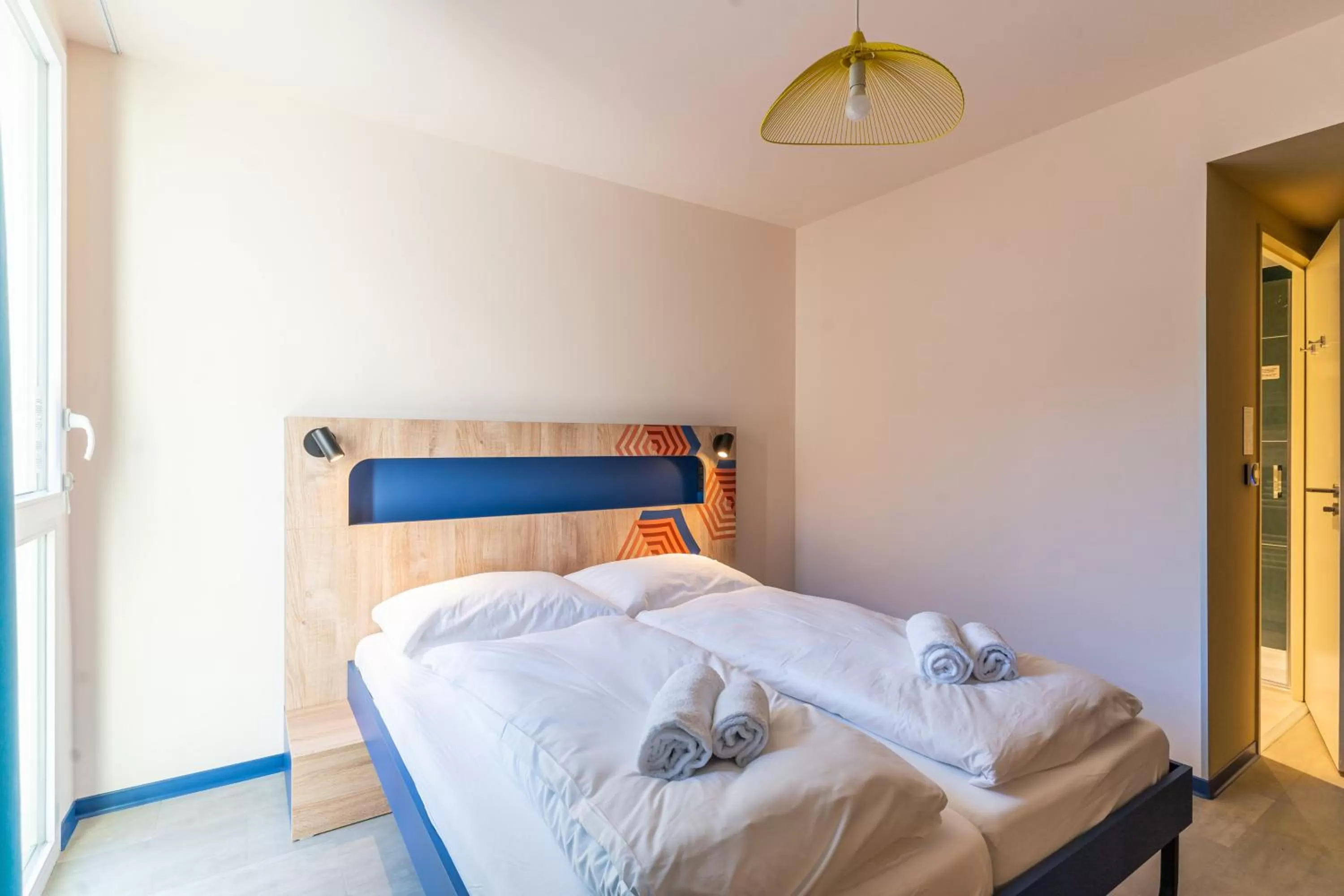 Bedroom, Bed in MEININGER Marseille Centre la Joliette