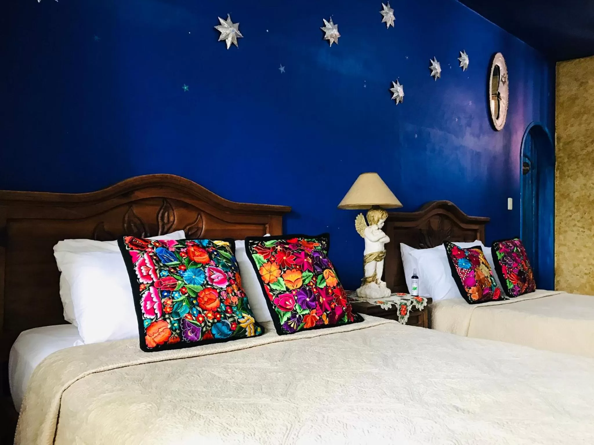 Photo of the whole room, Bed in Hacienda Boutique B&B and Spa Solo Adultos