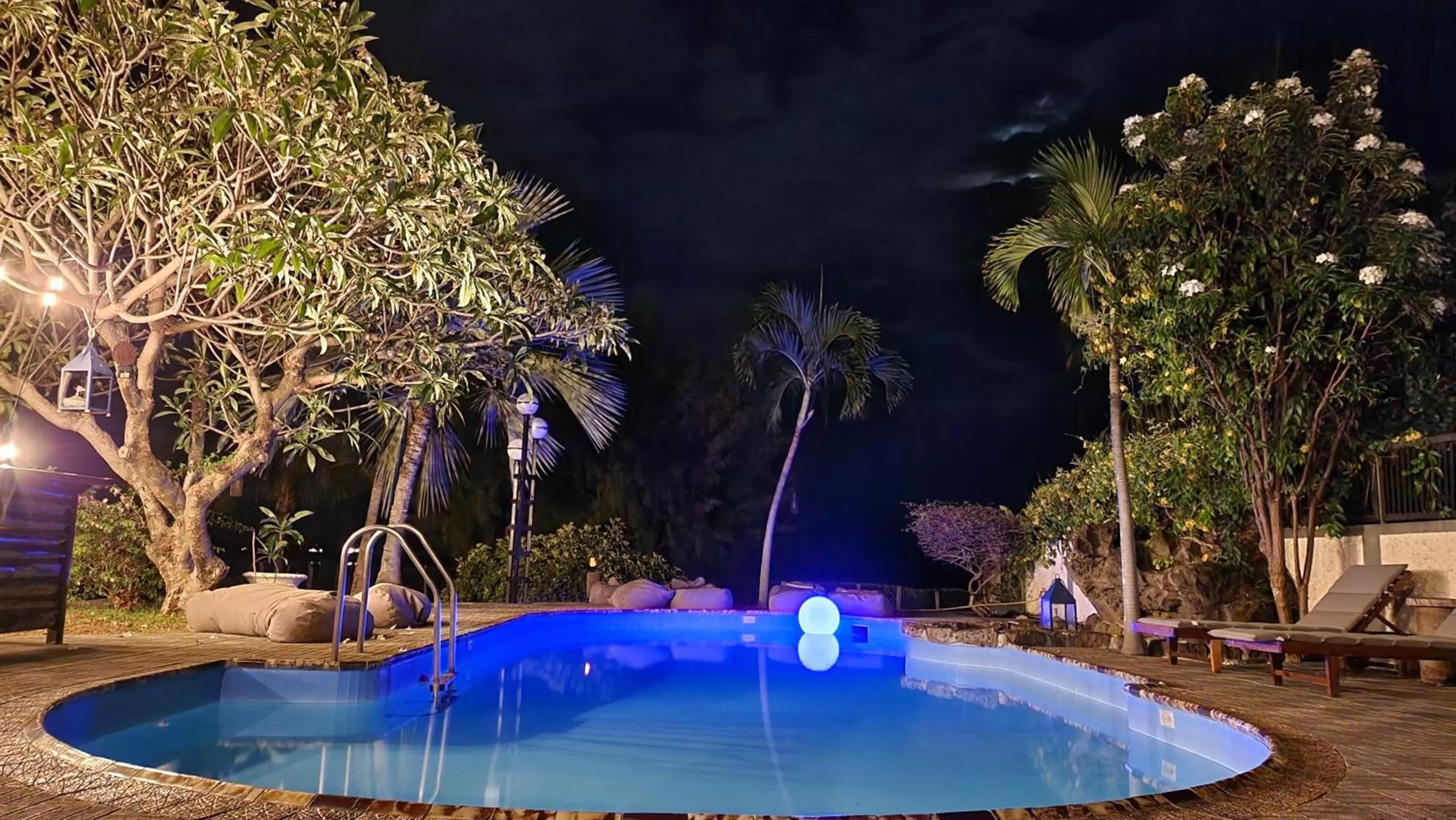 Swimming Pool in La Maison de la plage