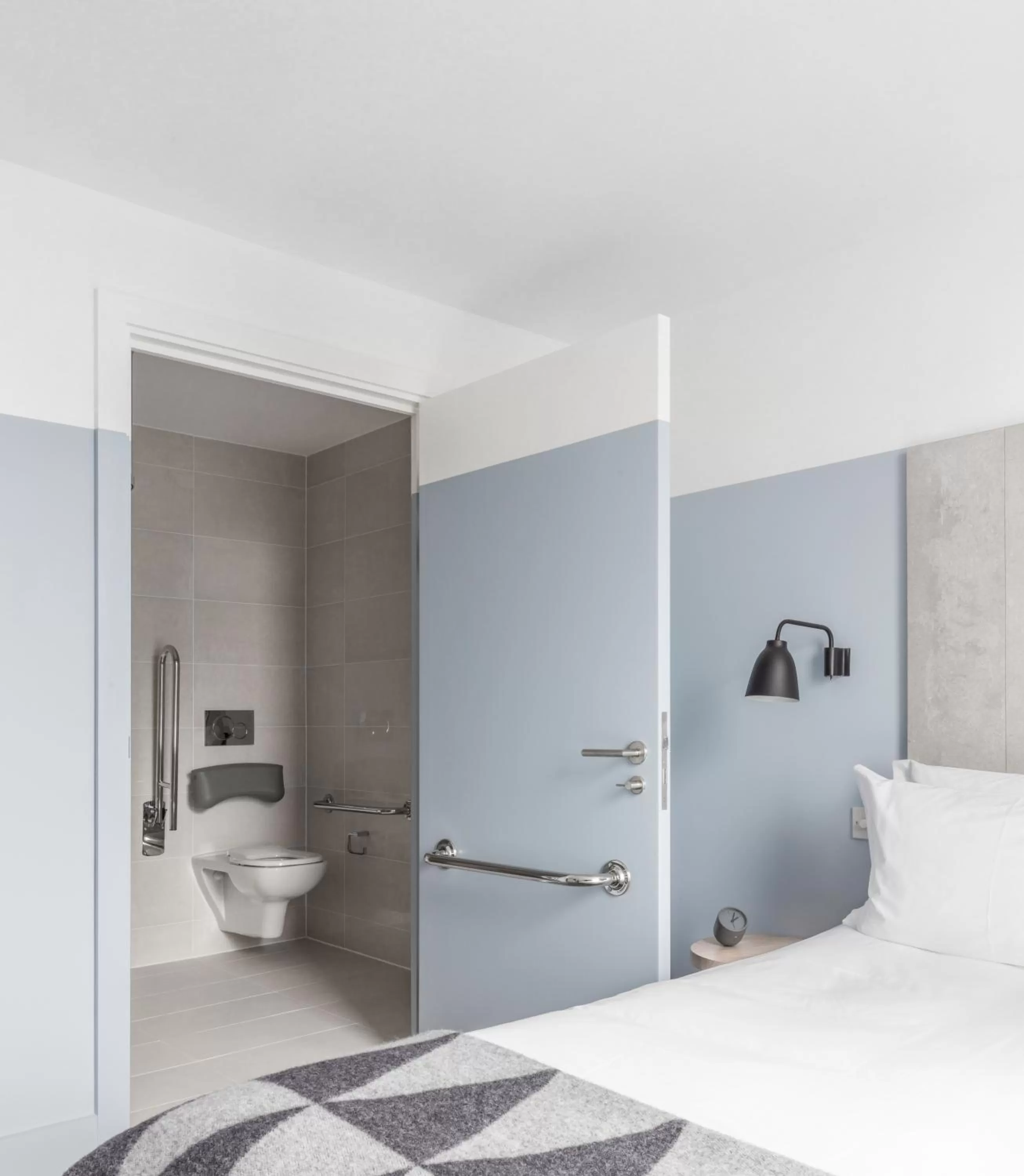 One Bedroom Suite - Accessibility in Leman Locke