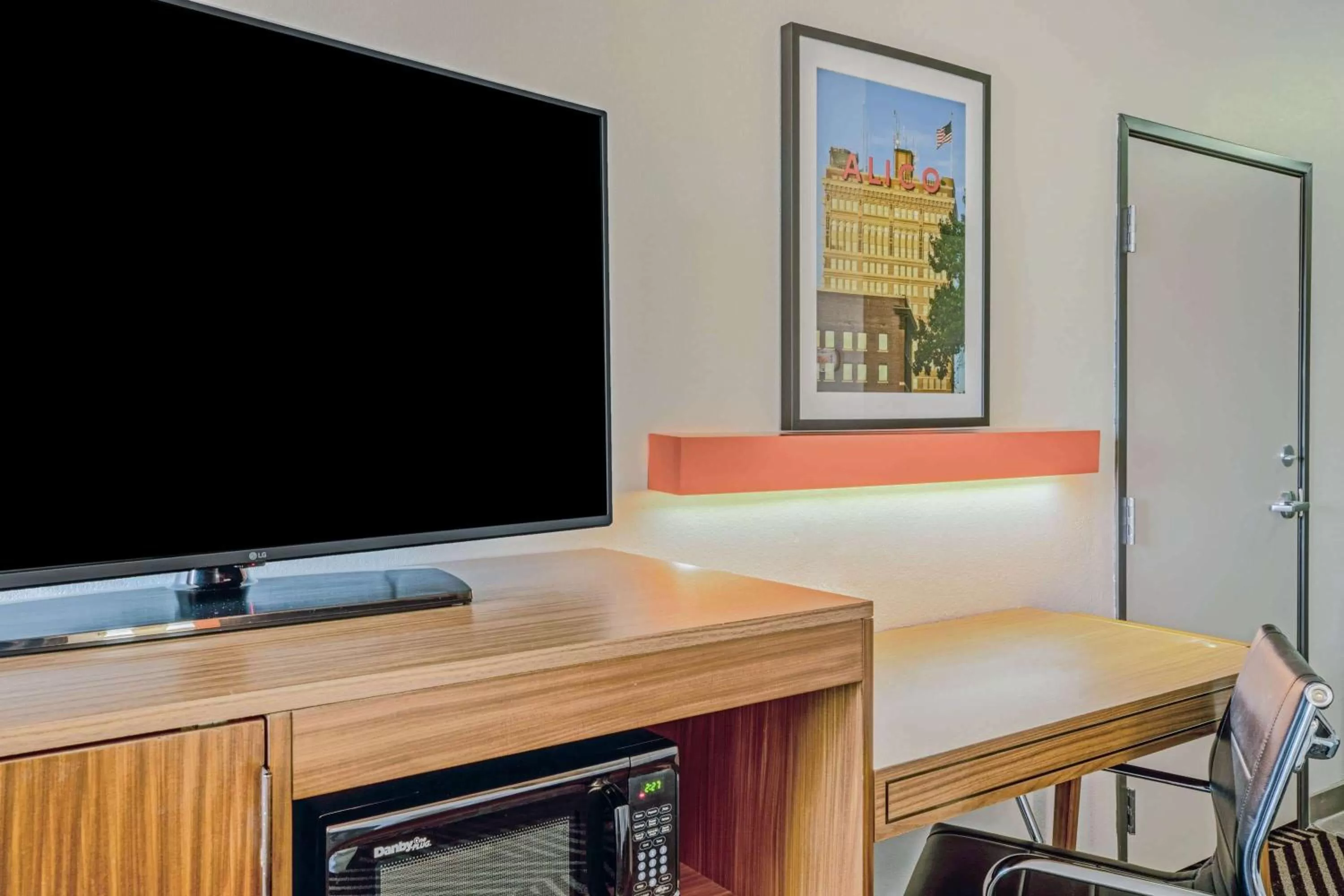 Photo of the whole room in La Quinta by Wyndham Waco Baylor Downtown