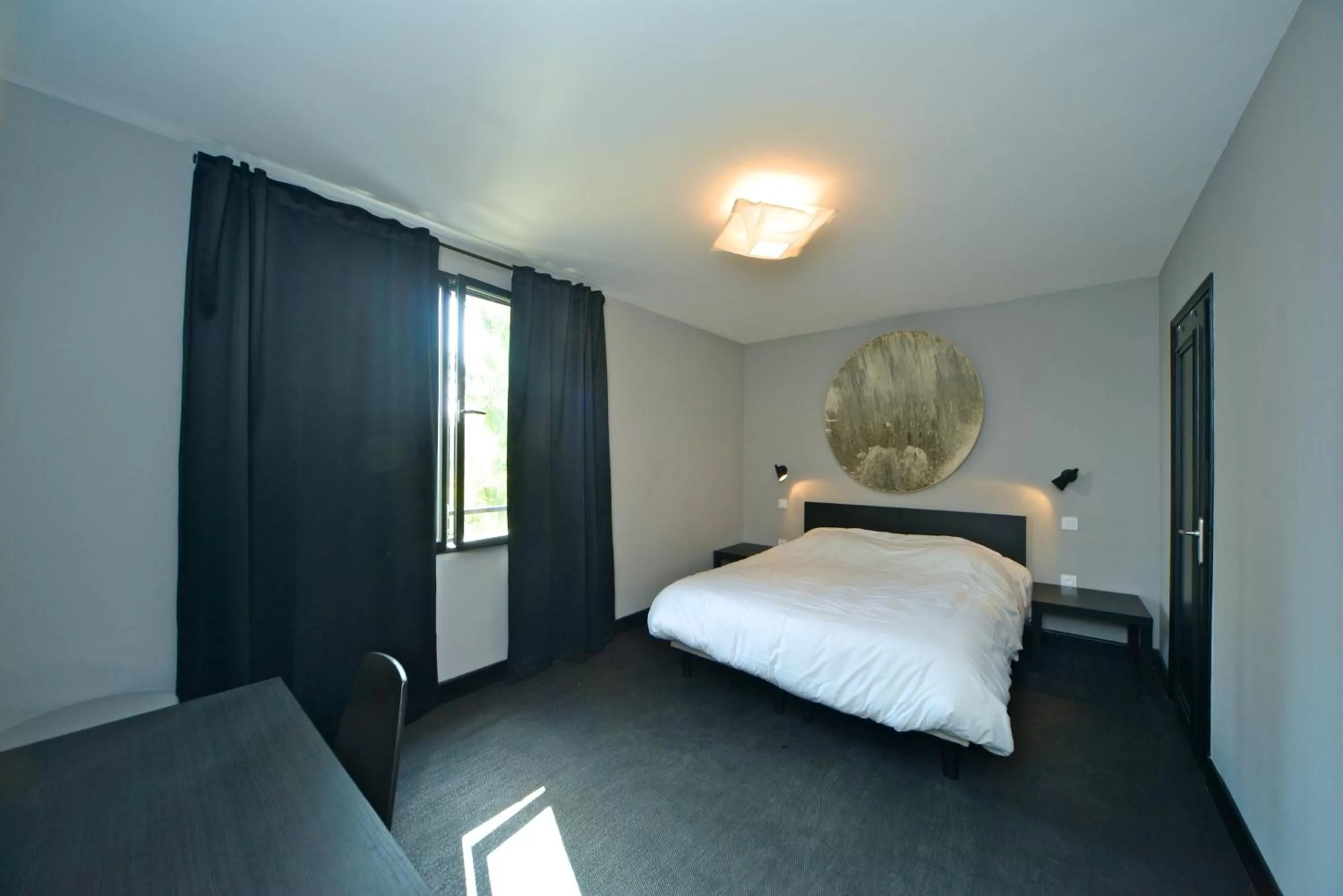 Photo of the whole room, Bed in Logis - Hotel Restaurant La Mire