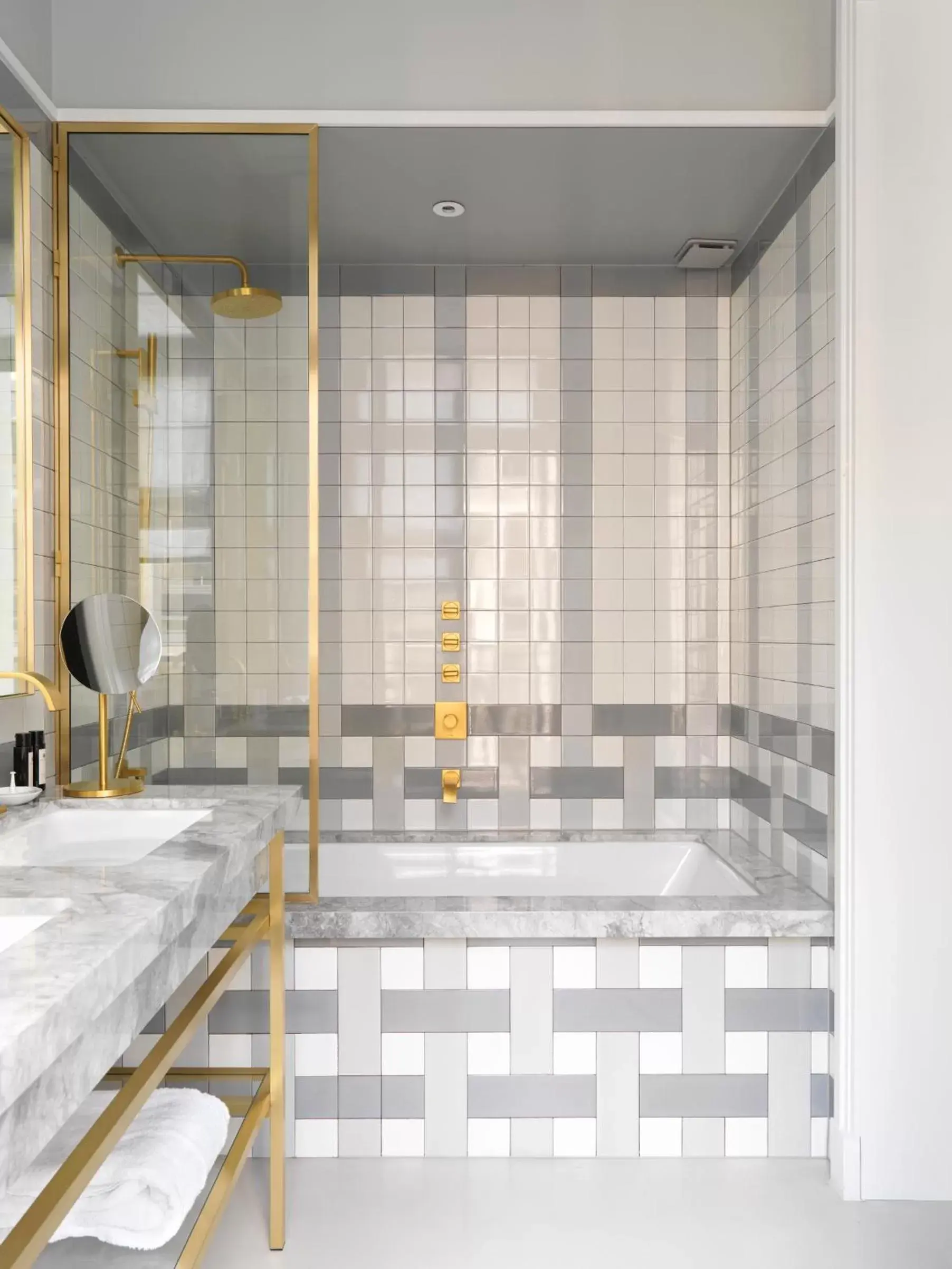 Suite in Nolinski Paris - Evok Collection Suite in Nolinski Paris - Evok Collection