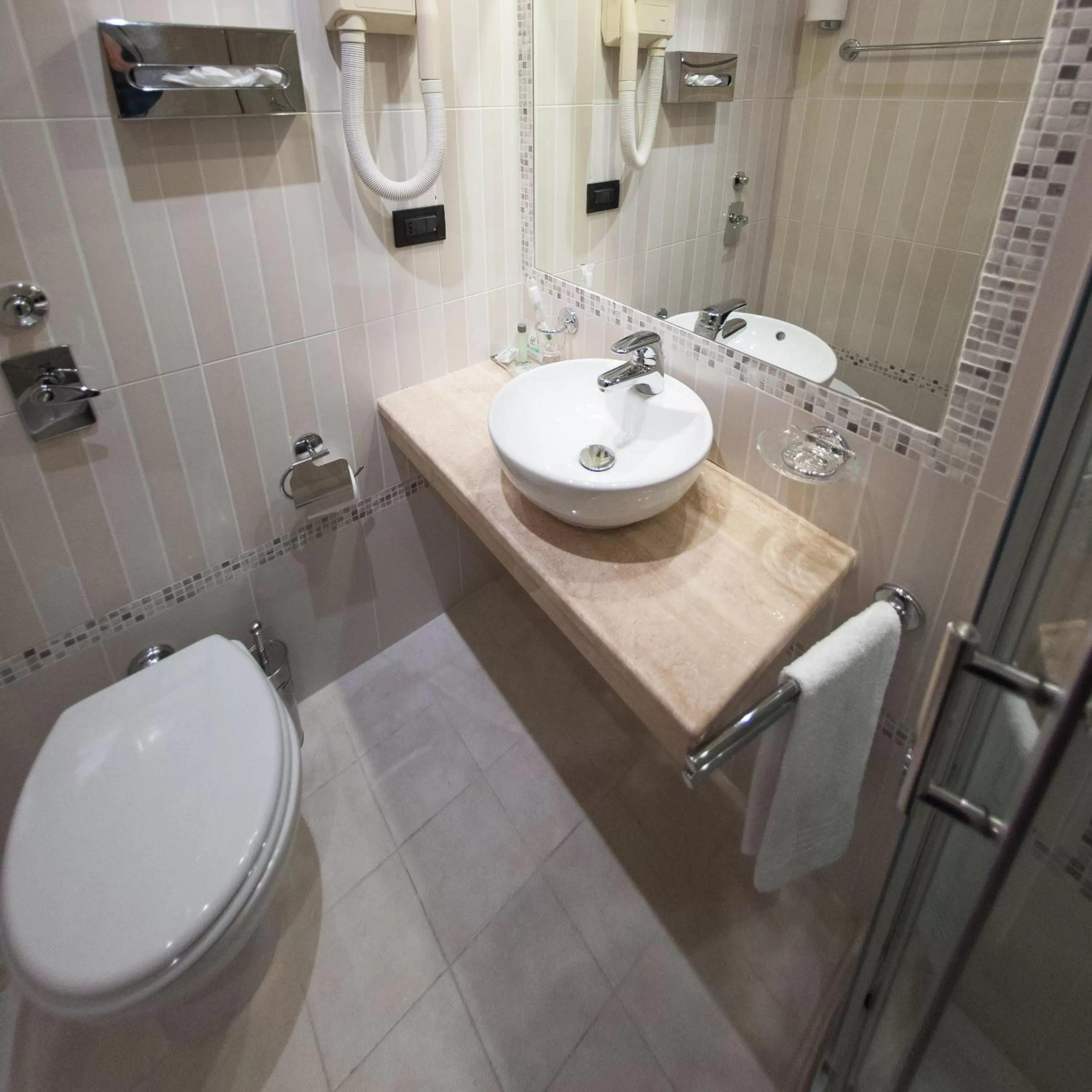 Bathroom in Hotel Flora