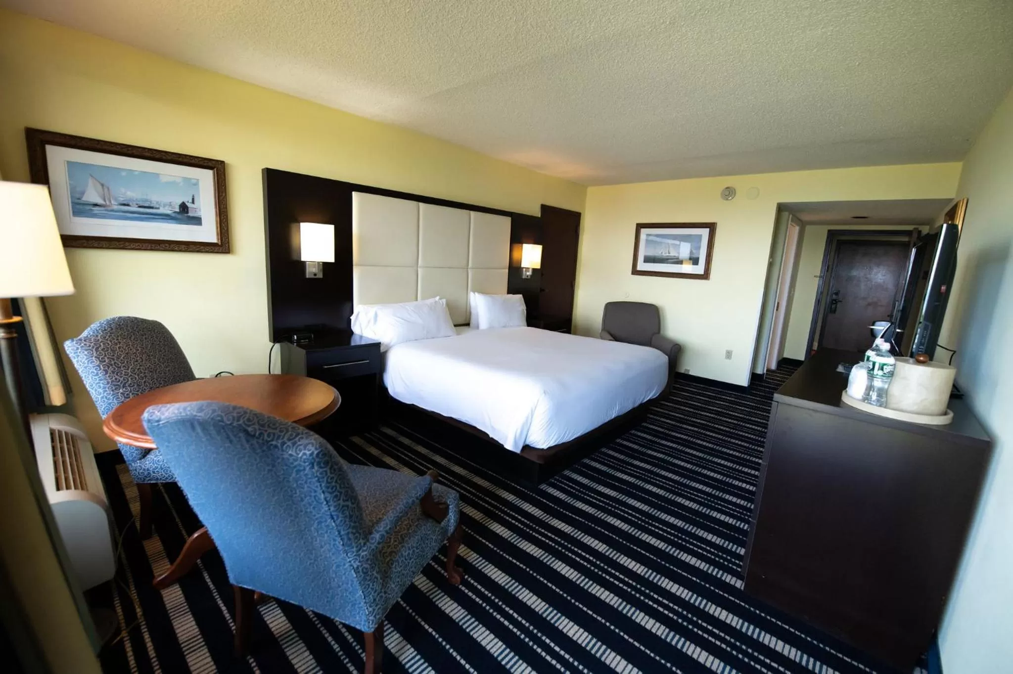 Bedroom, Bed in Holiday Inn Bar Harbor Regency Hotel by IHG