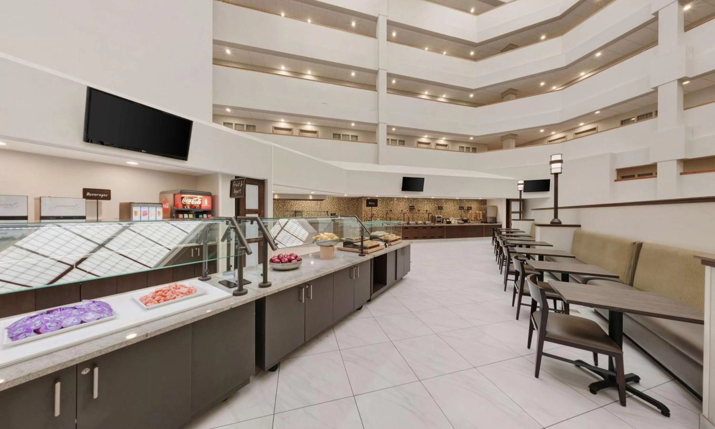 Breakfast in Embassy Suites by Hilton Milwaukee Brookfield