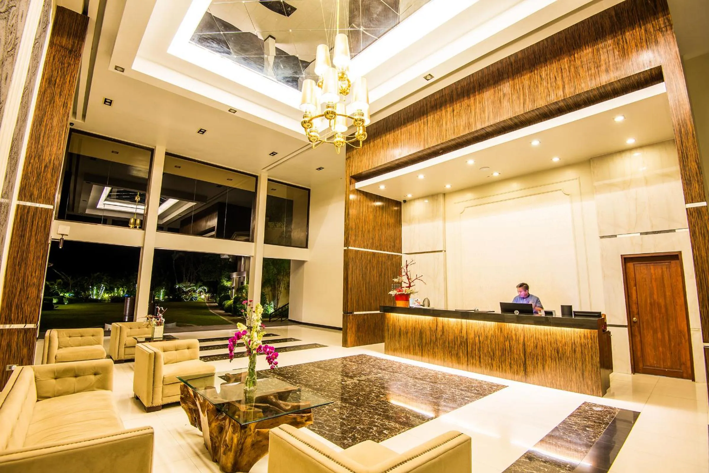 Lobby or reception in Ariana Hotel