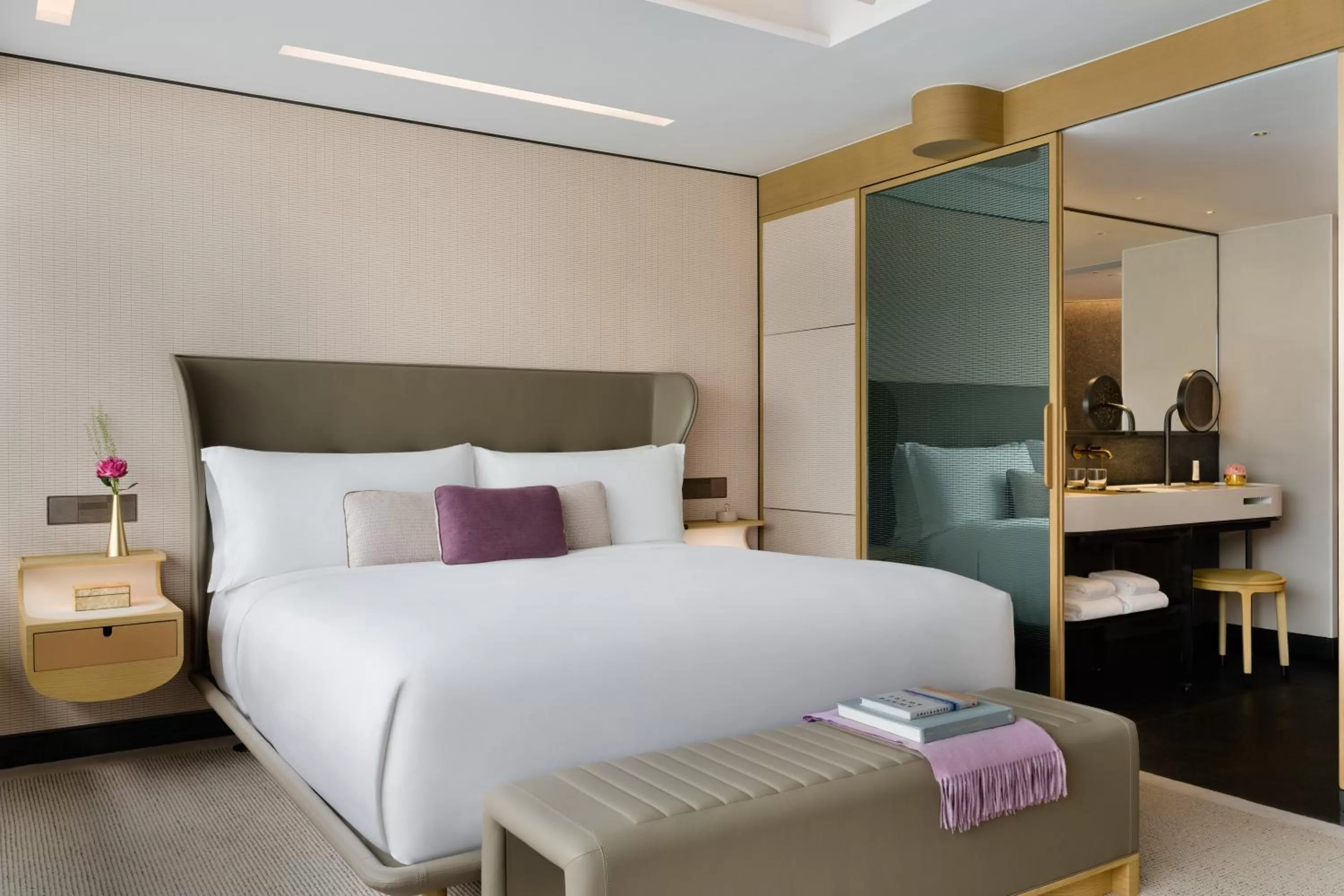 Bed in Regent Hong Kong