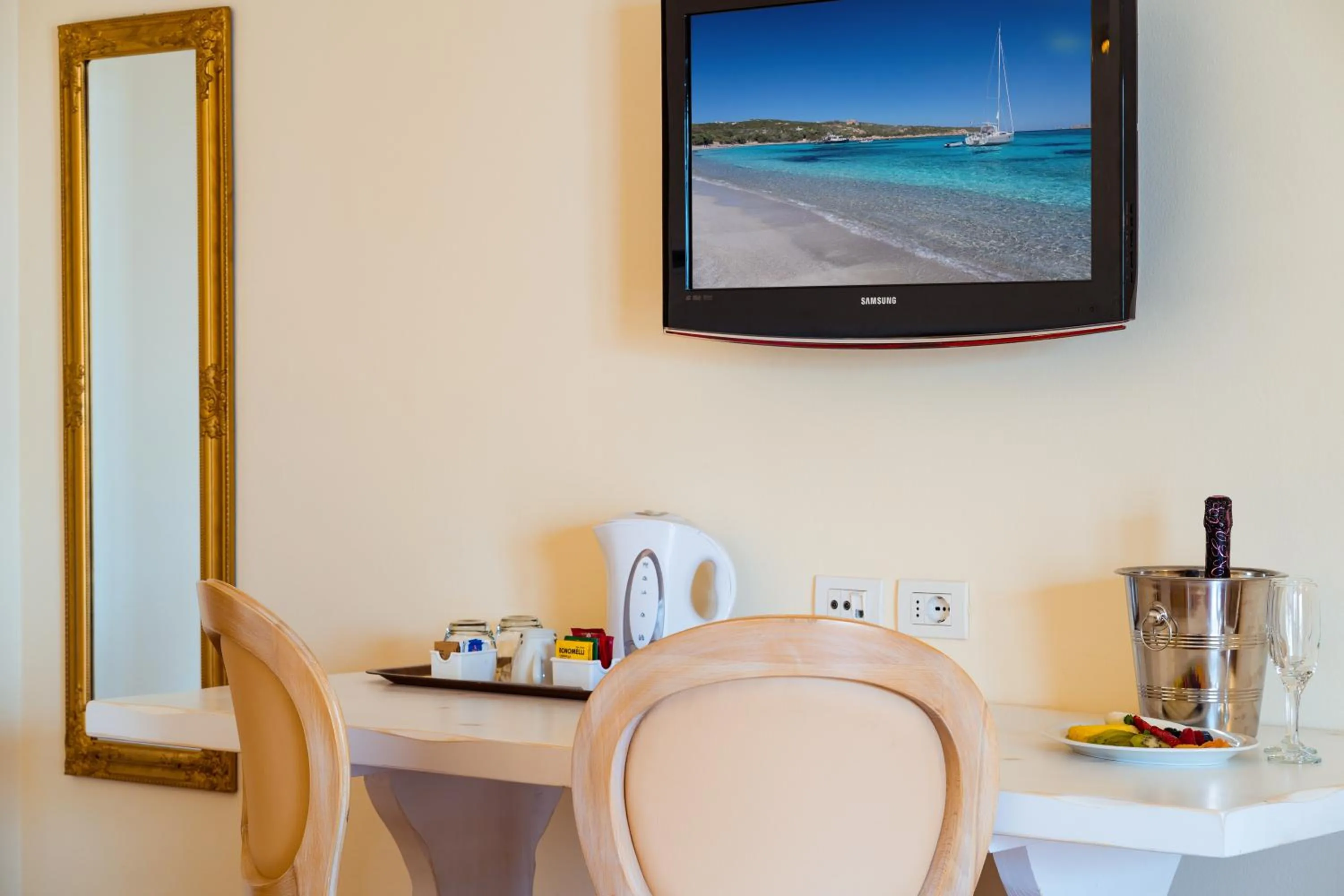 TV and multimedia in Hotel dP Olbia - Sardinia