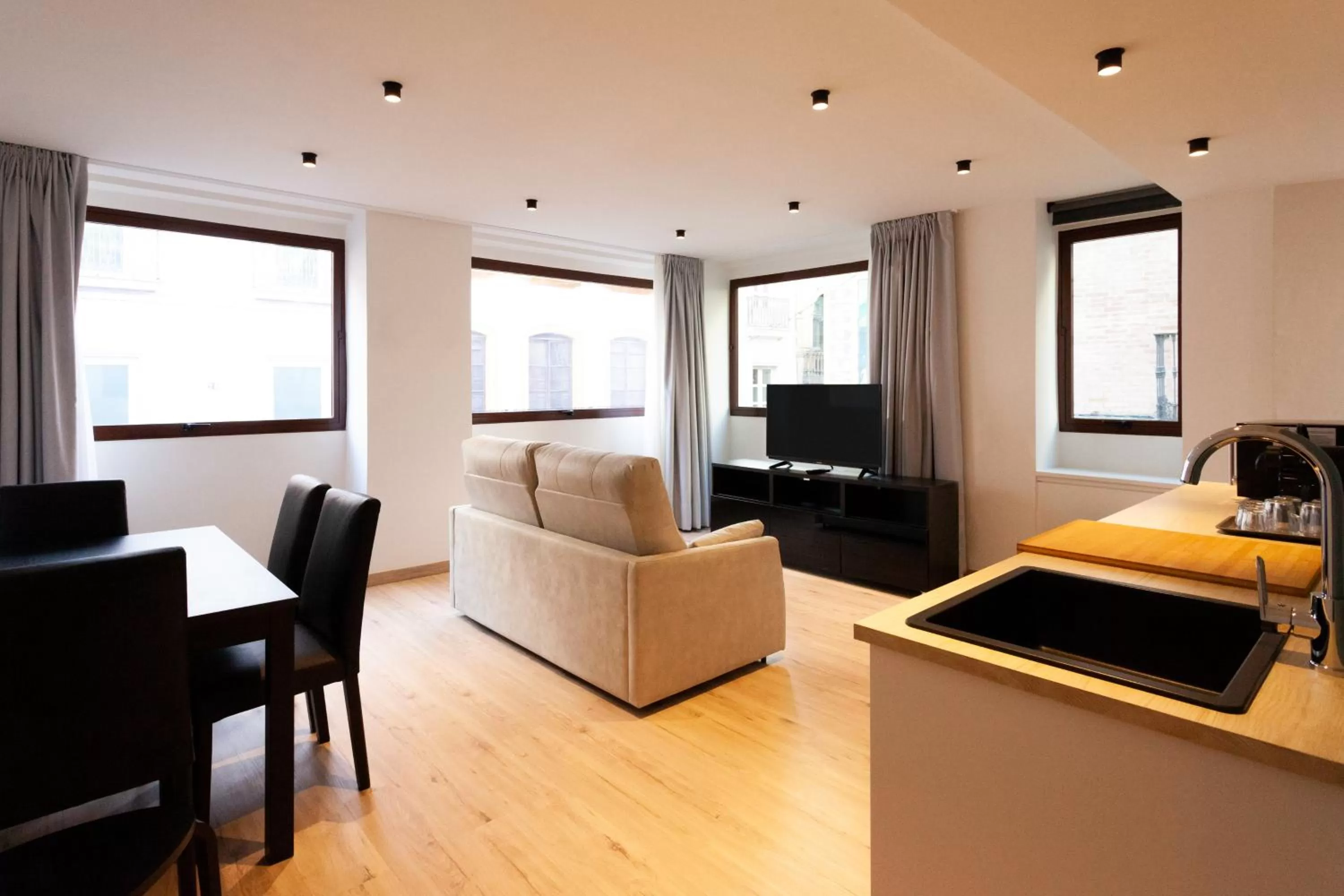 Kitchen or kitchenette in Welldone Sierpes Boutique