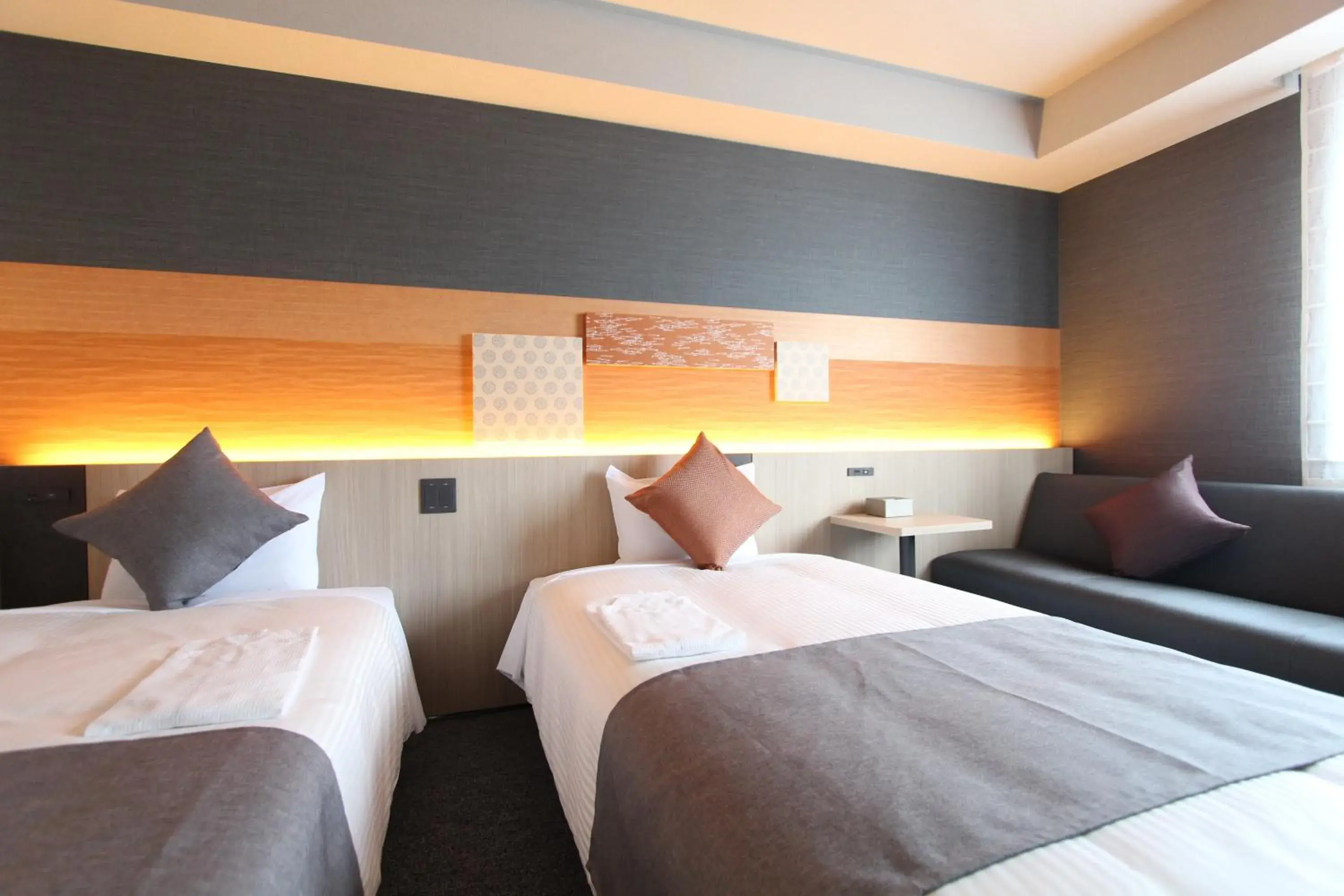 Moderate Twin Room with Sofa bed in KOKO HOTEL Tsukiji Ginza Moderate Twin Room with Sofa bed in KOKO HOTEL Tsukiji Ginza