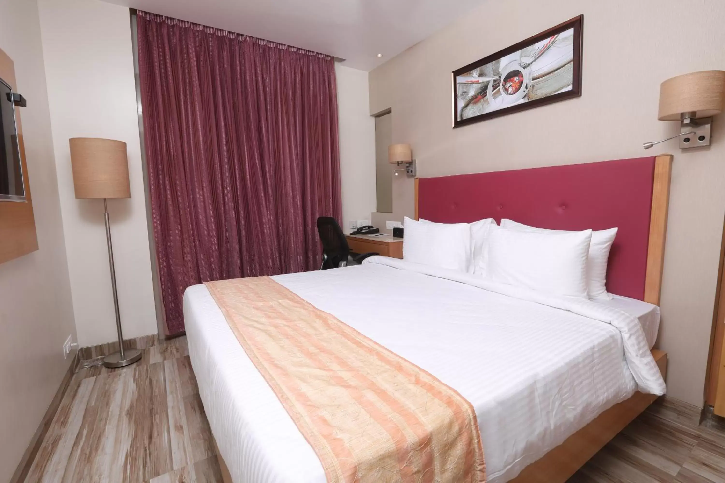 Deluxe King Room in Hotel Cliffton Deluxe King Room in Hotel Cliffton