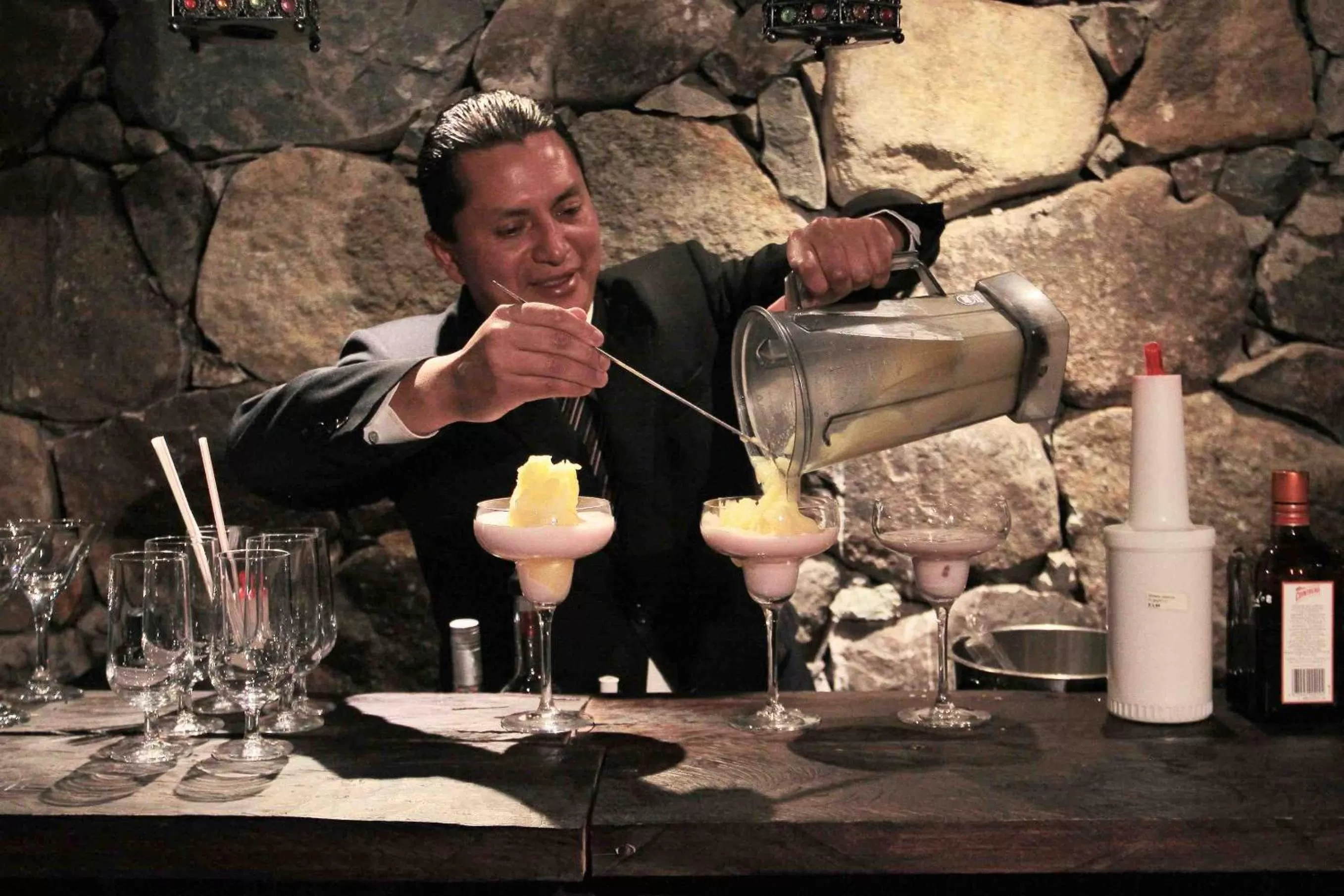 Evening entertainment in Hacienda Hostería Dos Chorreras