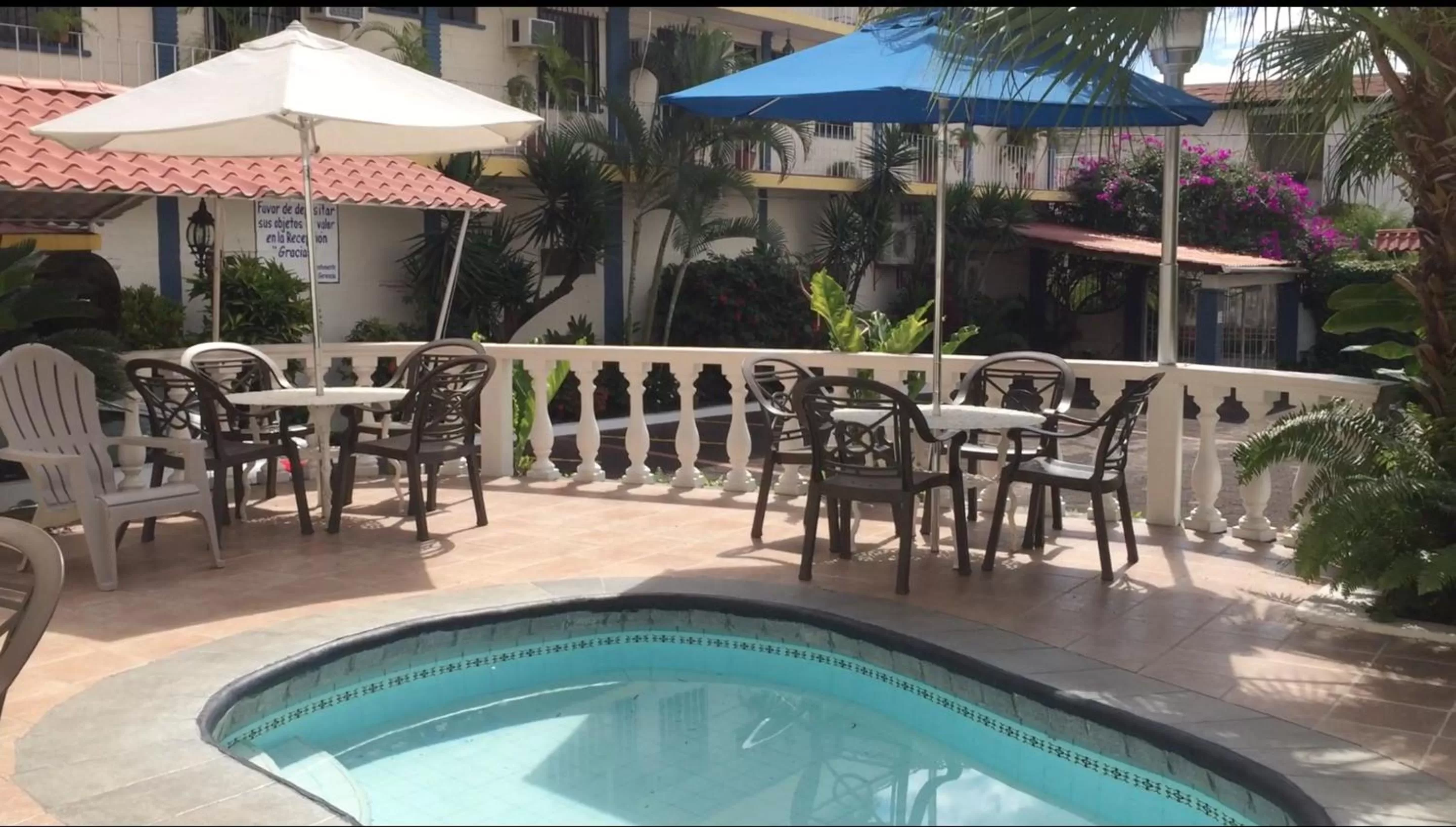 Swimming pool in Arcos hotel