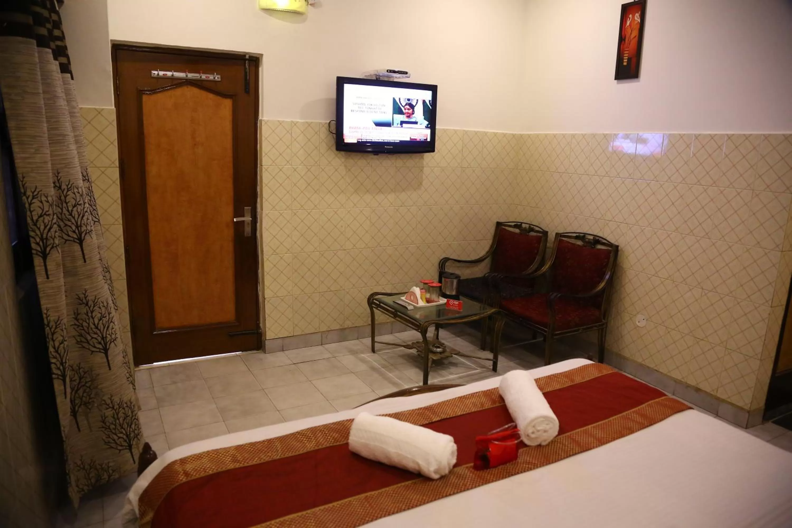 Bedroom, Bed in Hotel City Plaza 7