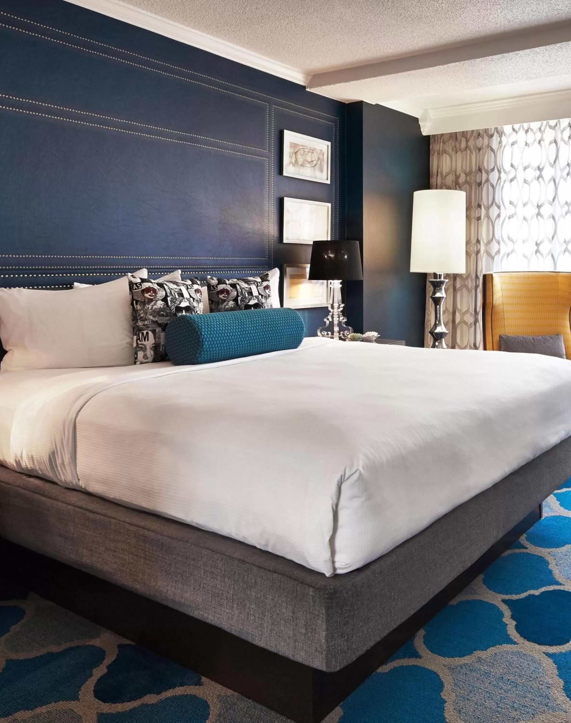 Bed in The Ven at Embassy Row, Washington, D.C., a Tribute Portfolio Hotel