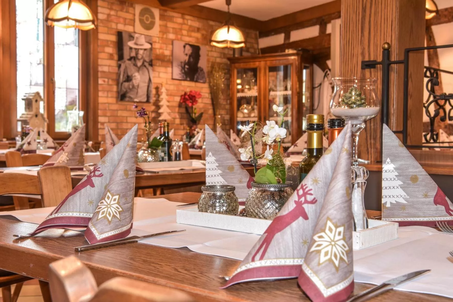 Restaurant/Places to Eat in Hotel Ristorante Rostica