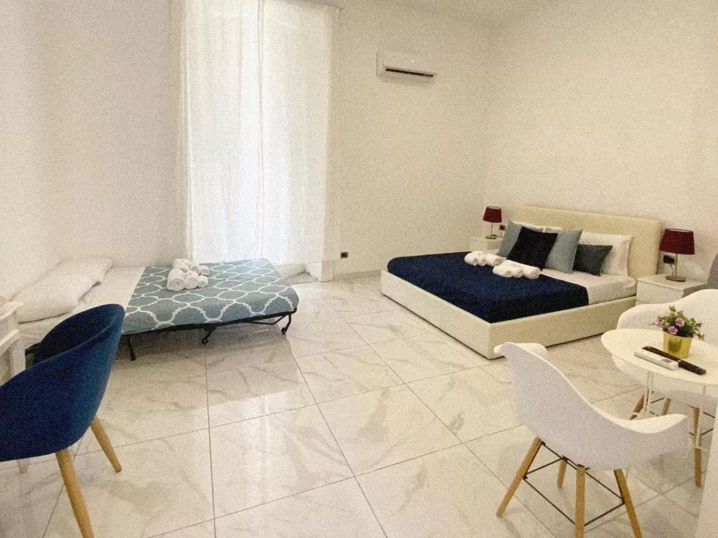 Seating Area in Domus Luigi Leone II