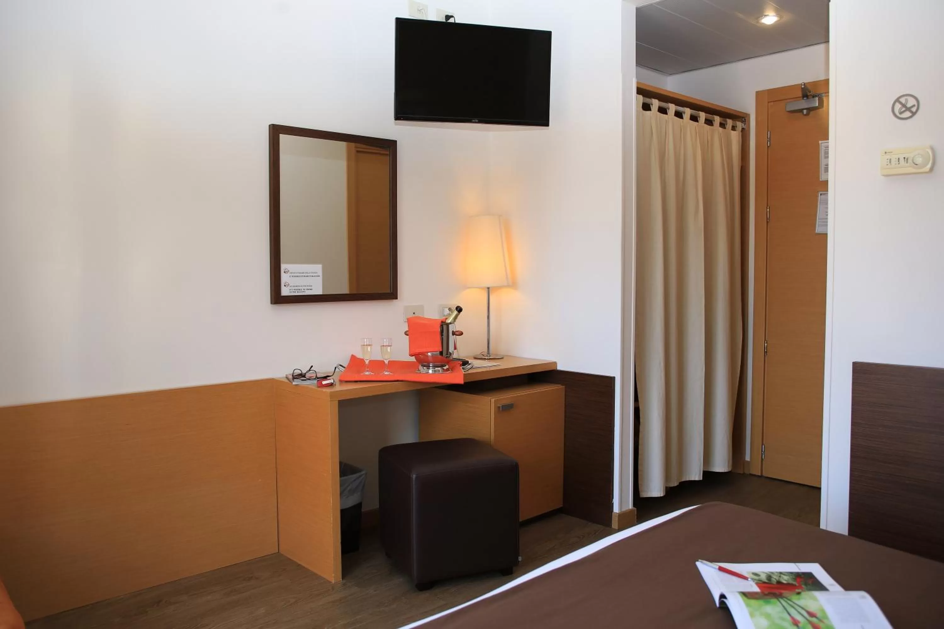 Photo of the whole room, Bed in Hotel Sisto V