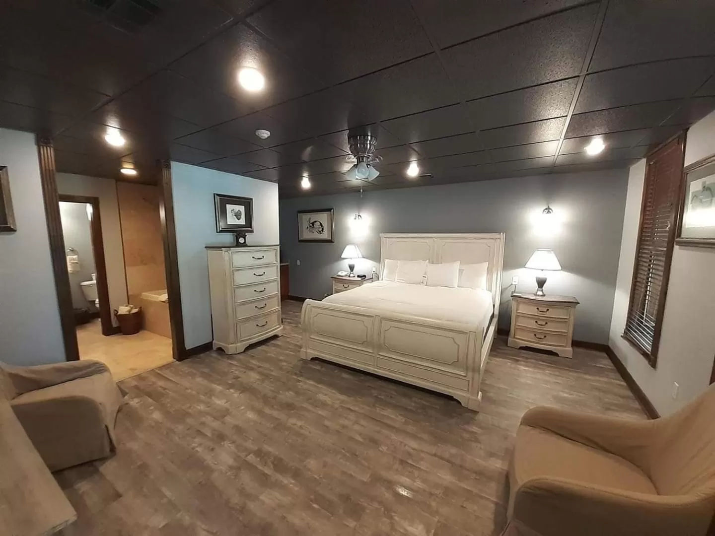 Bed in New Orleans Hotel Eureka Springs