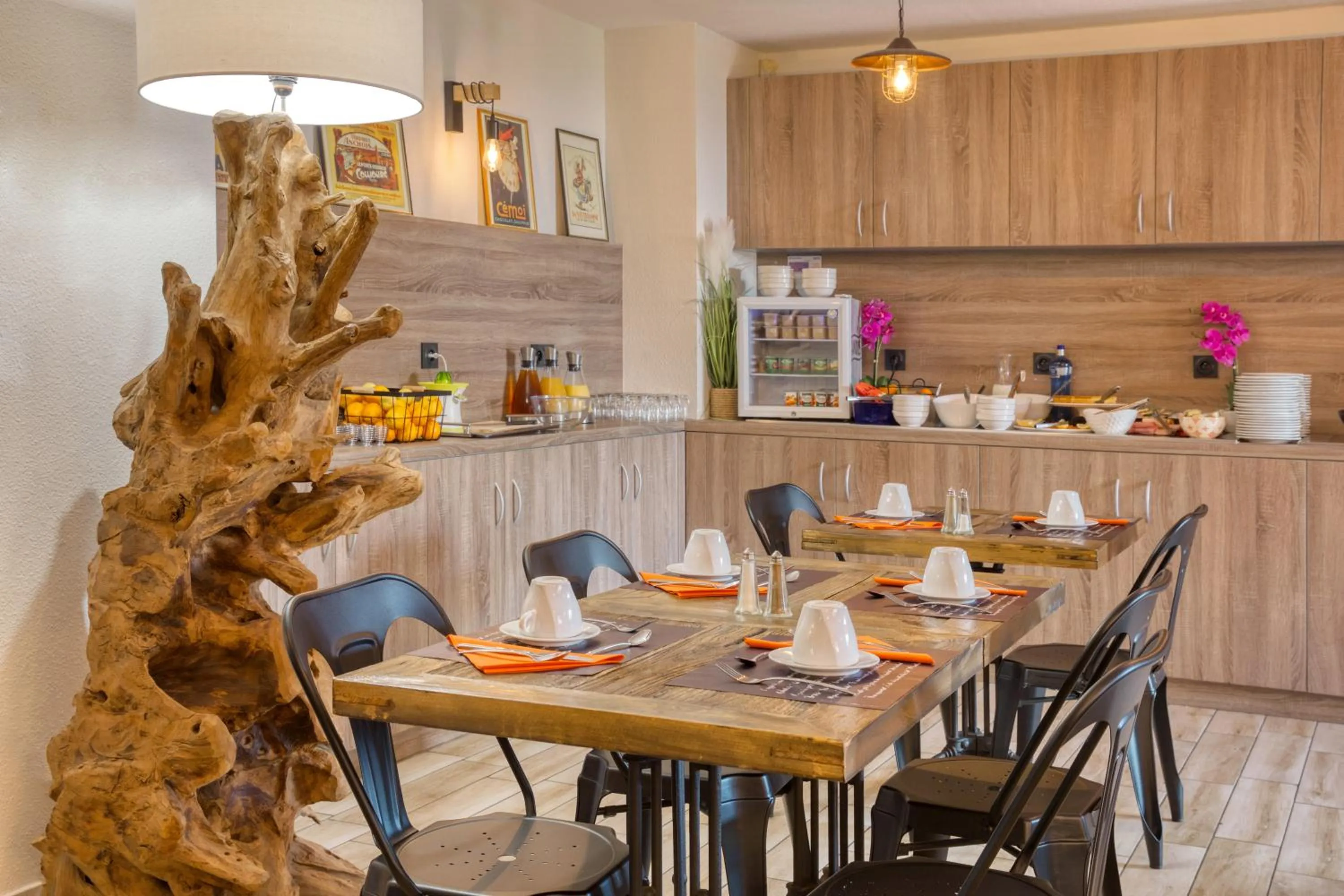 Restaurant/places to eat in Best Western Le Vauban