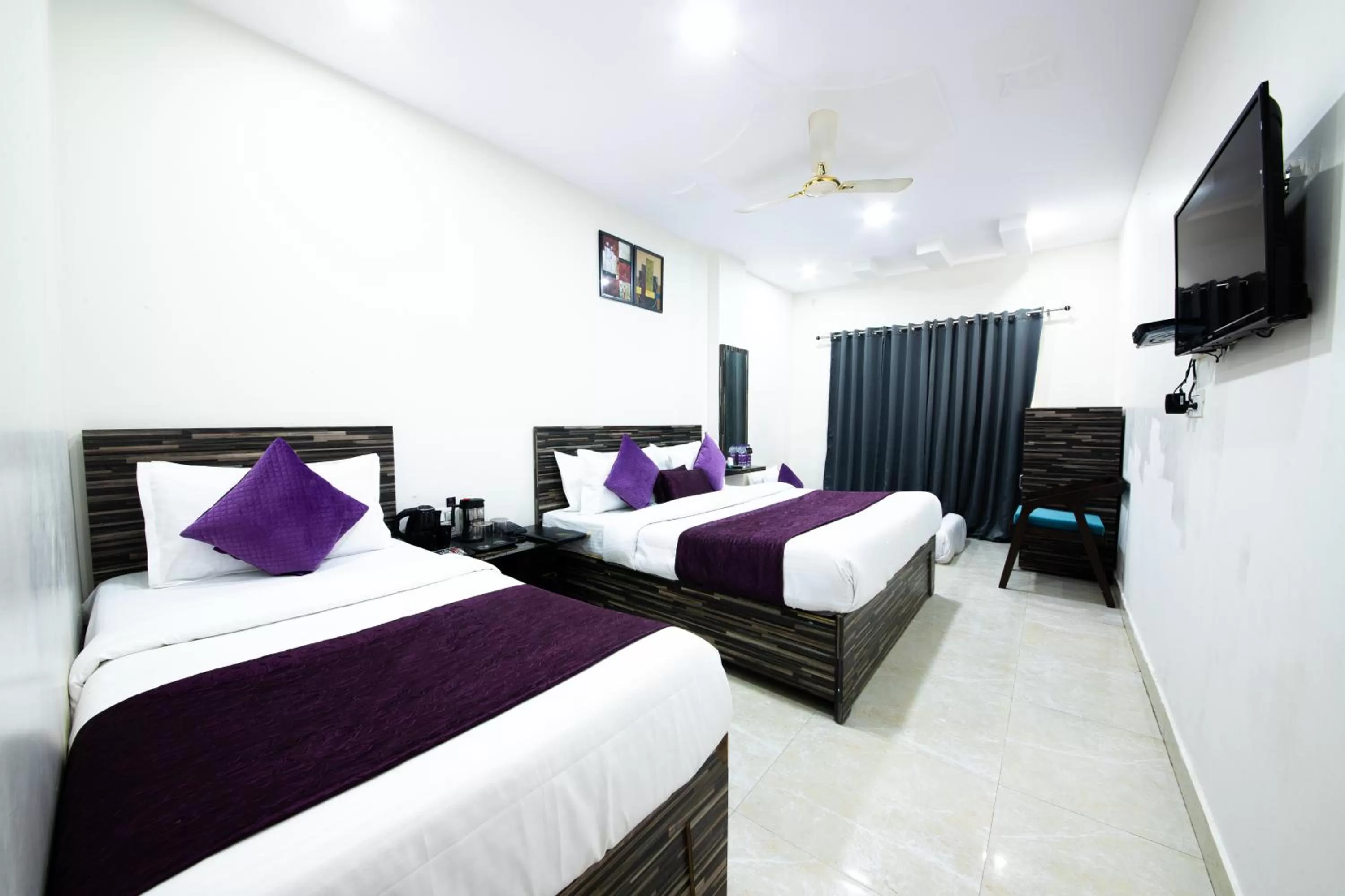 Bed in Perfect Stayz Dwarkesh - Hotel Near Haridwar Railway station