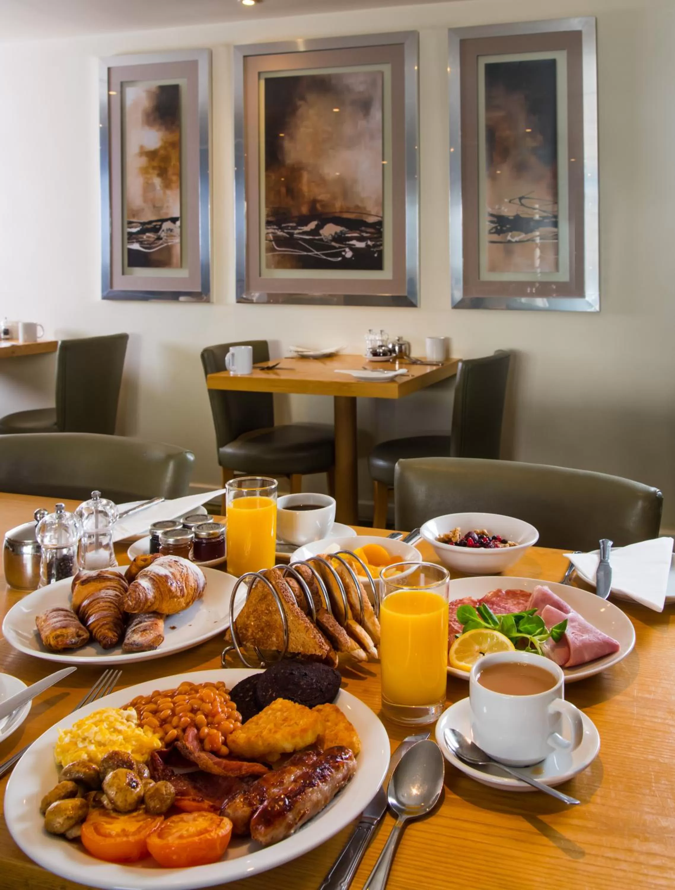 Restaurant/places to eat in Mercure Newbury West Grange Hotel