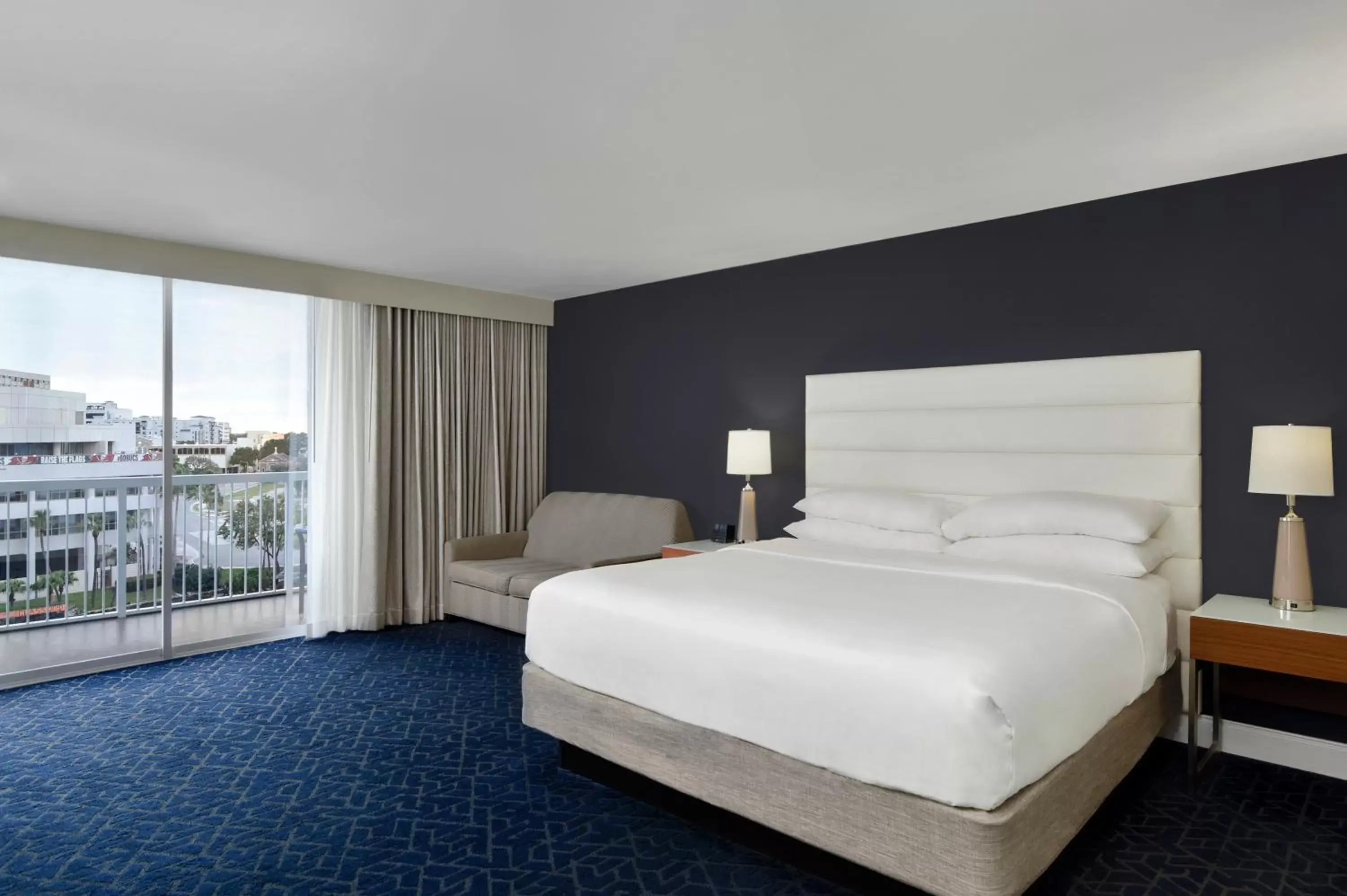 River View Corner King with Balcony in Hotel Tampa Riverwalk River View Corner King with Balcony in Hotel Tampa Riverwalk