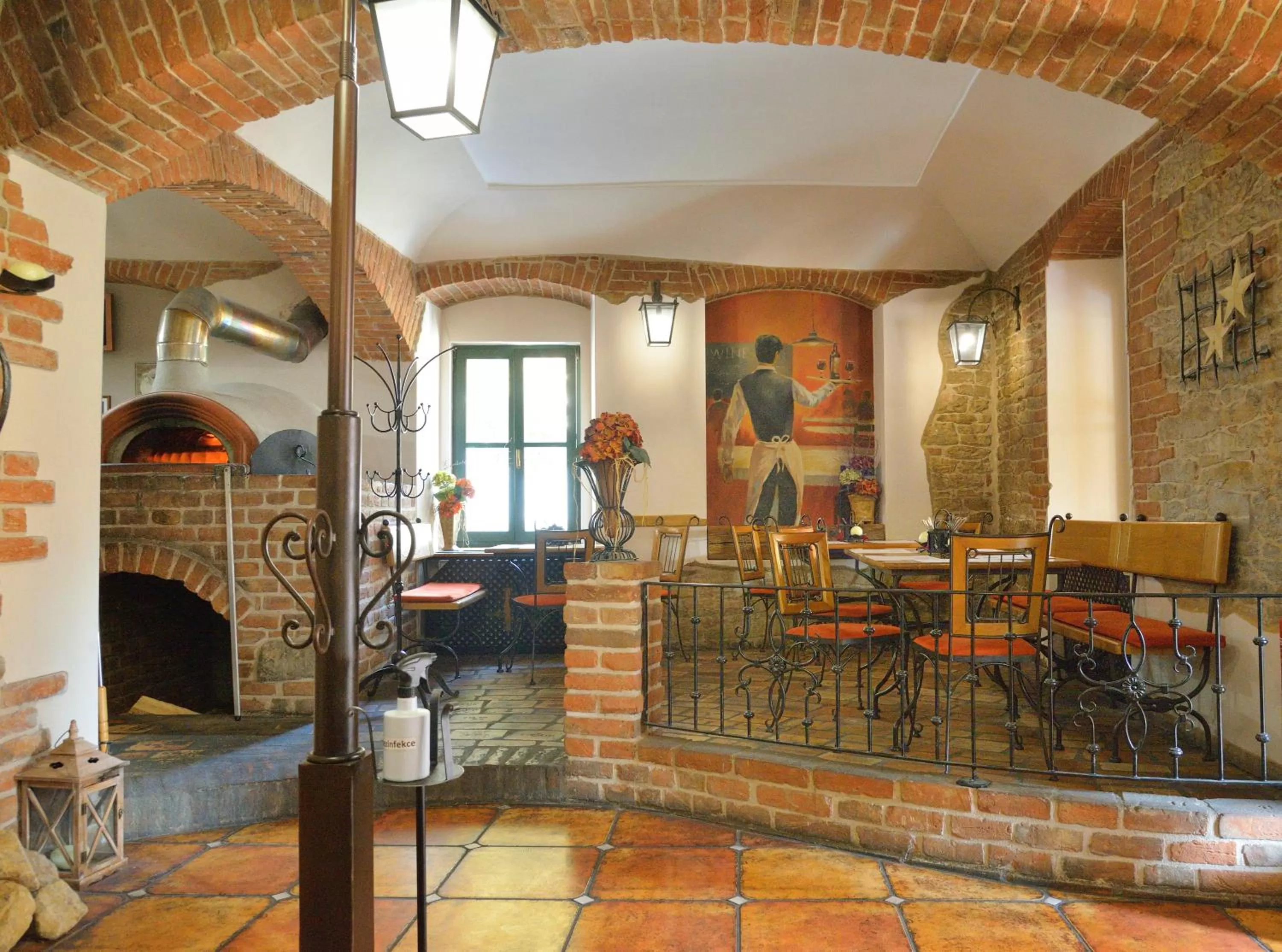 Hotel and restaurant Via Ironia