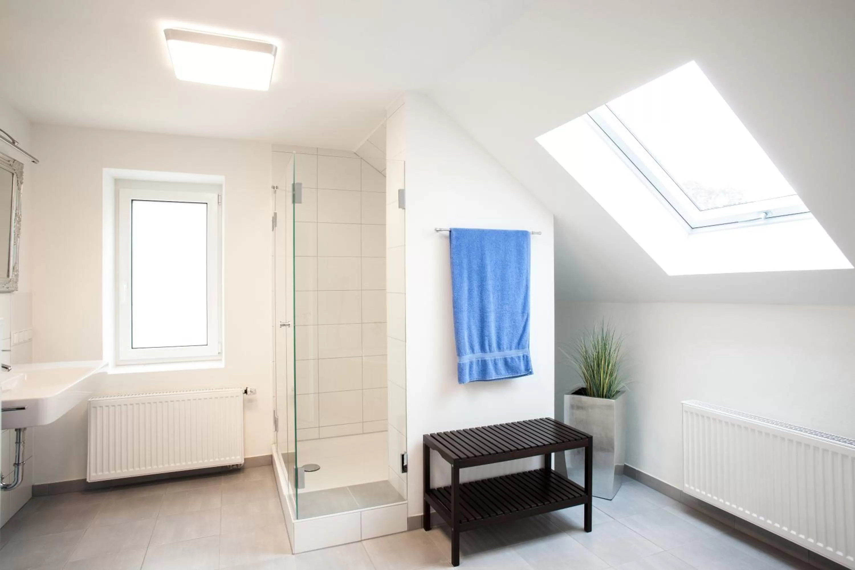 Bathroom, Seating Area in P&G Rooms