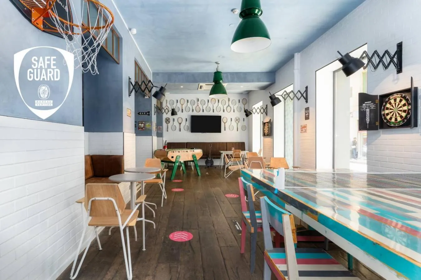 Buffet breakfast, Lounge/Bar in Hôtel Ozz by Happyculture