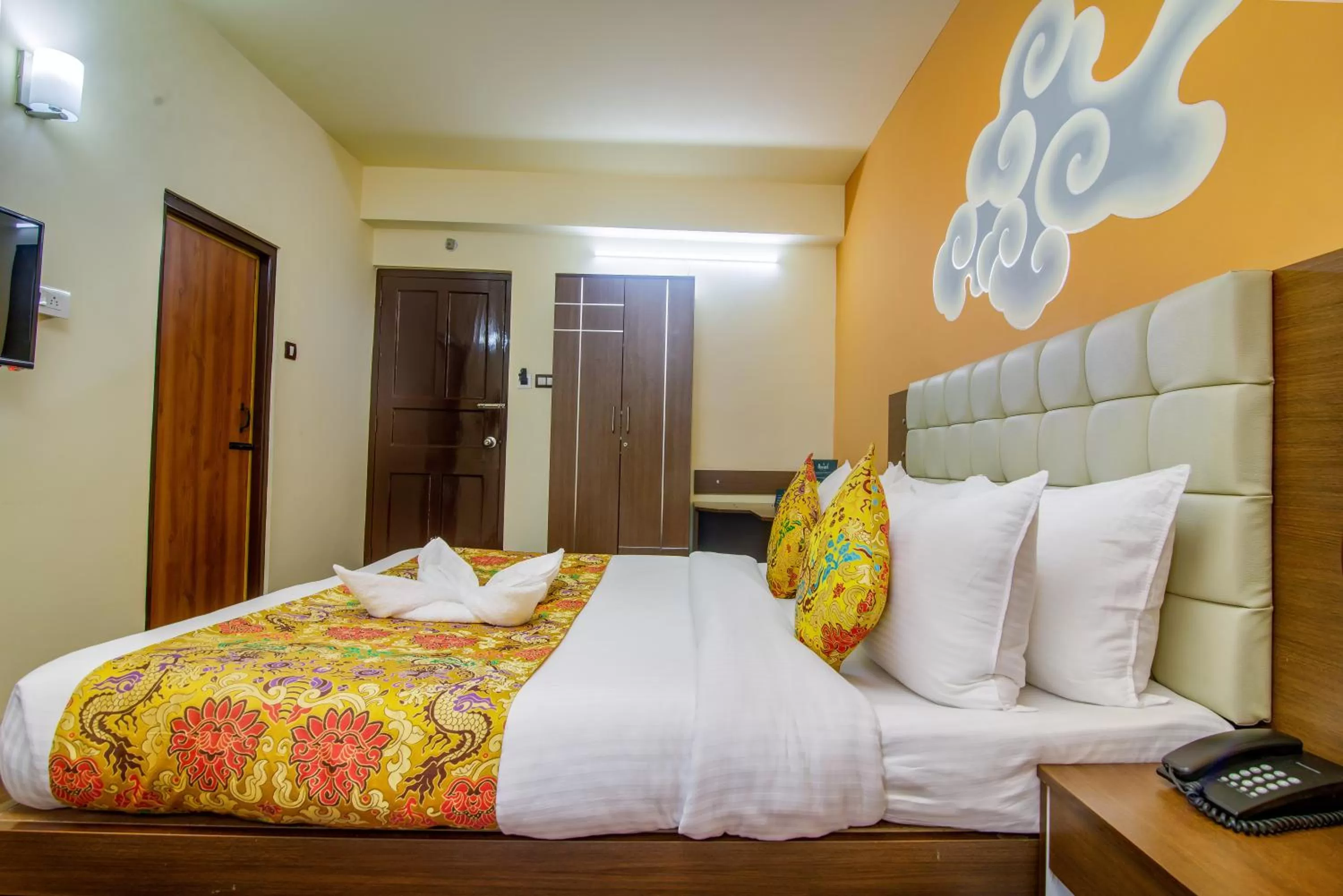 Bedroom, Bed in Muscatel Grand Silkroute - 300 Mts from MG Marg