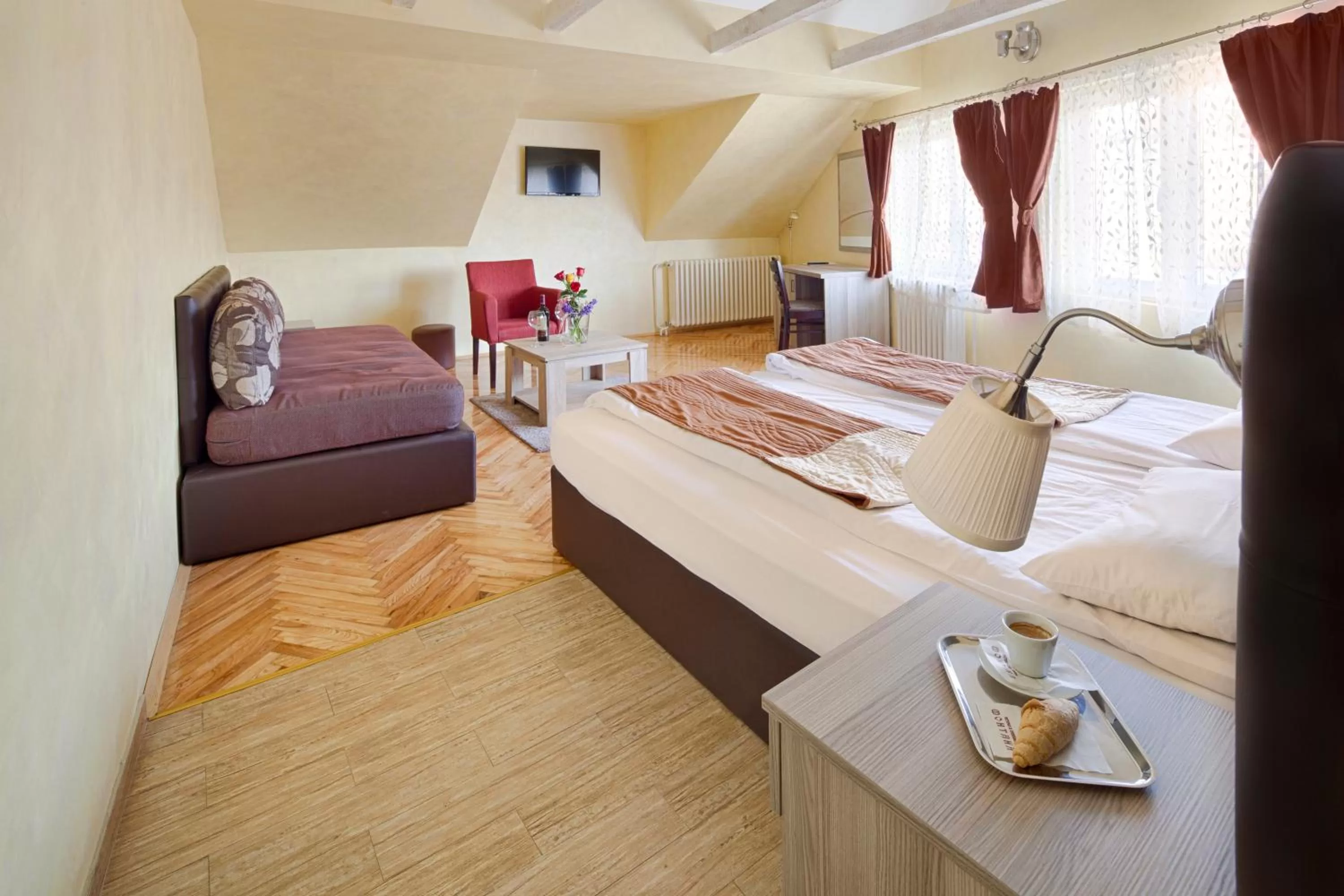 Decorative detail, Bed in Hotel Fontana