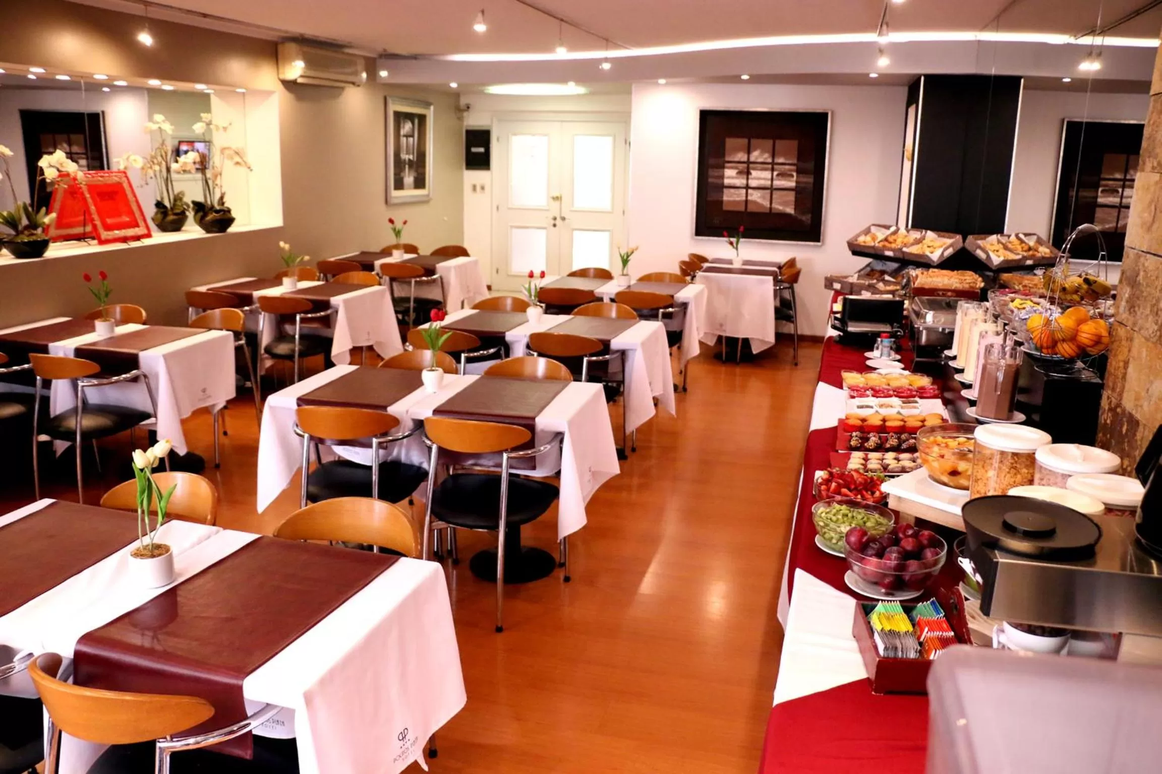 Restaurant/places to eat in Pocitos Plaza Hotel