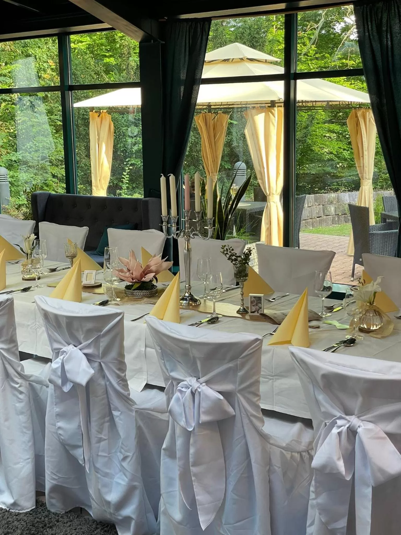 Restaurant/places to eat in Parkhotel Waldschlösschen