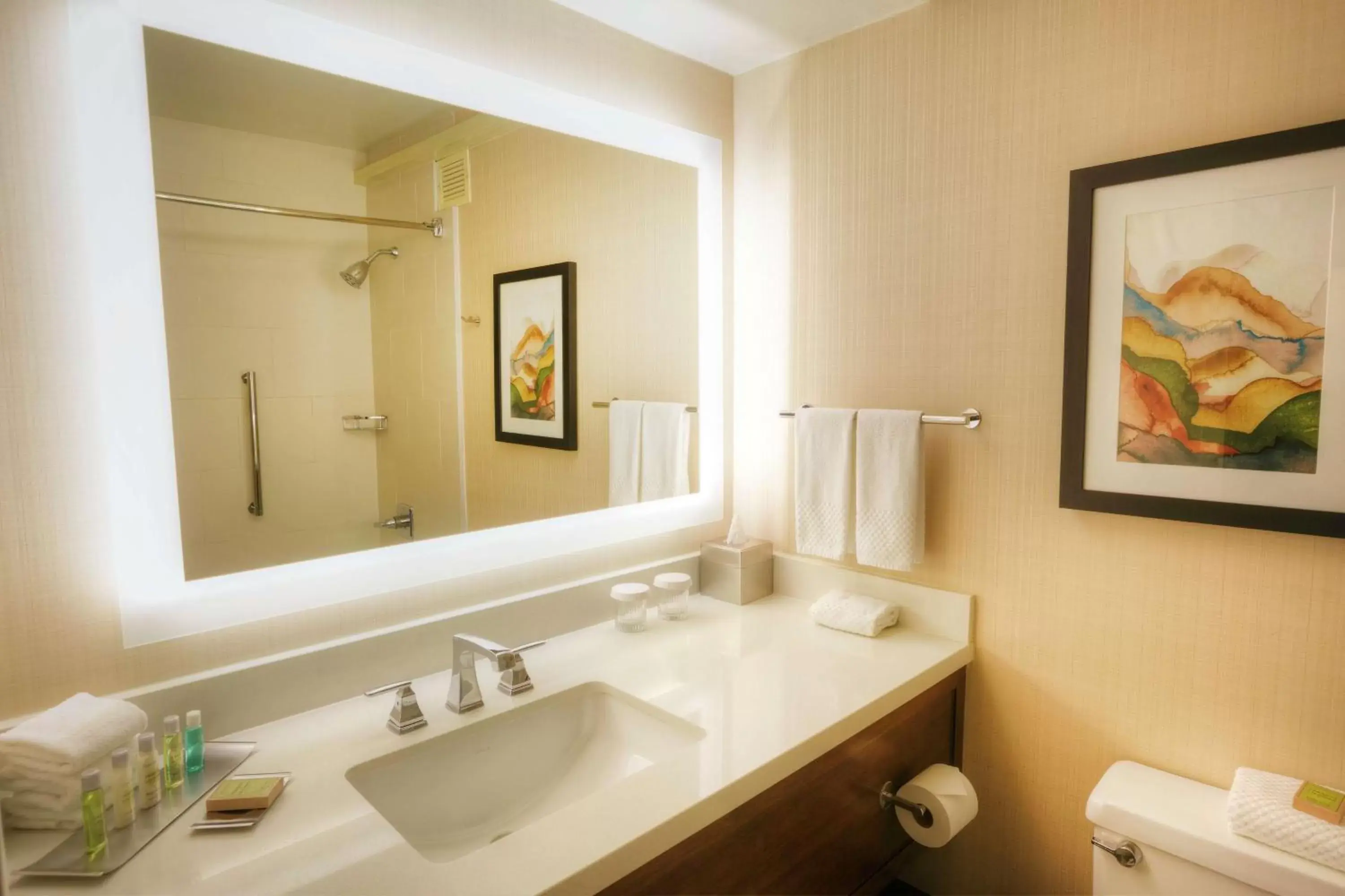 Junior Suite in DoubleTree by Hilton Spokane City Center Junior Suite in DoubleTree by Hilton Spokane City Center