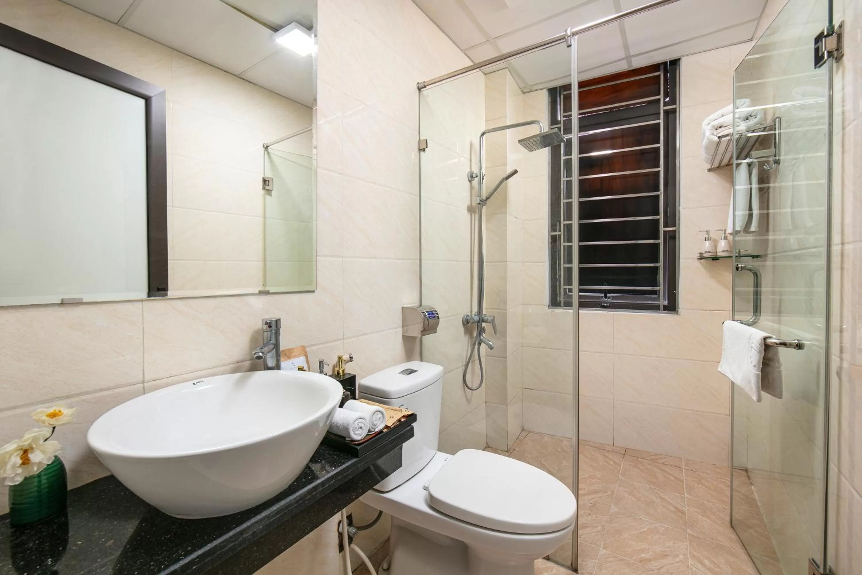 Shower in The Sono Hanoi Hotel