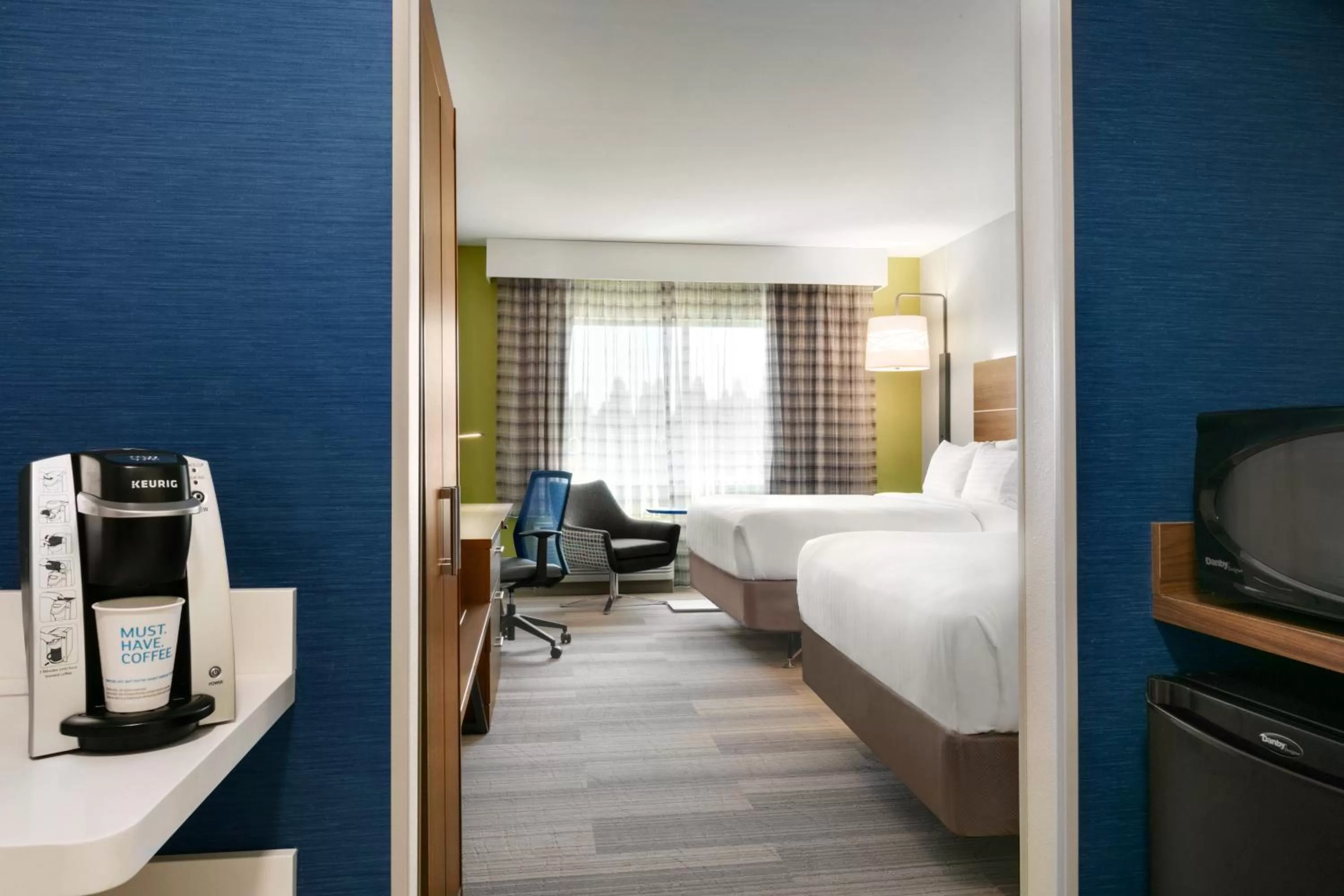 Photo of the whole room, Bed in Holiday Inn Express & Suites Salisbury by IHG