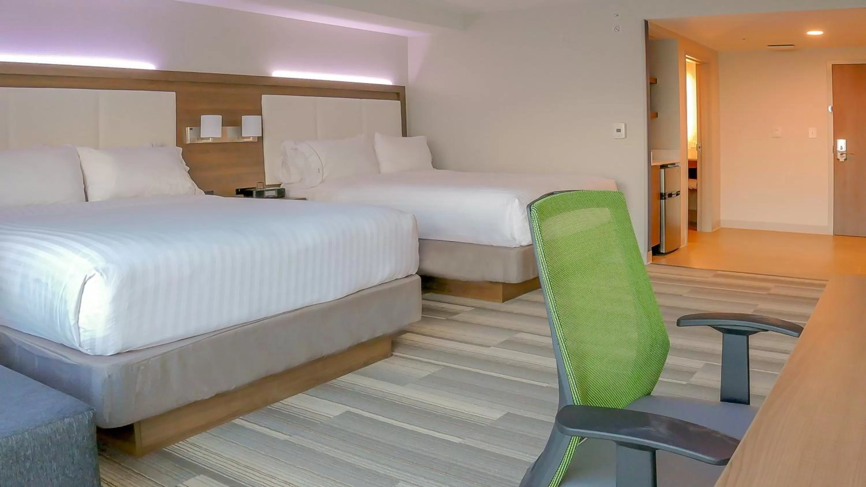 Photo of the whole room, Bed in Holiday Inn Express & Suites Miami Airport East by IHG
