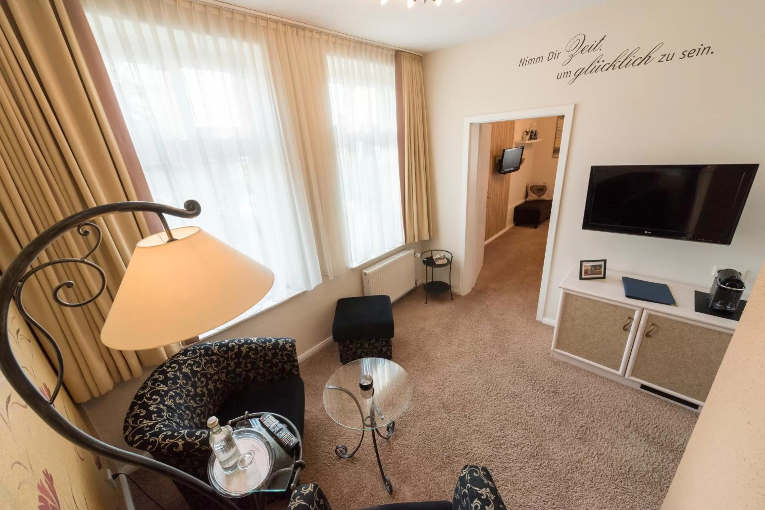 TV and multimedia, Seating Area in Hotel Villa Waldfrieden