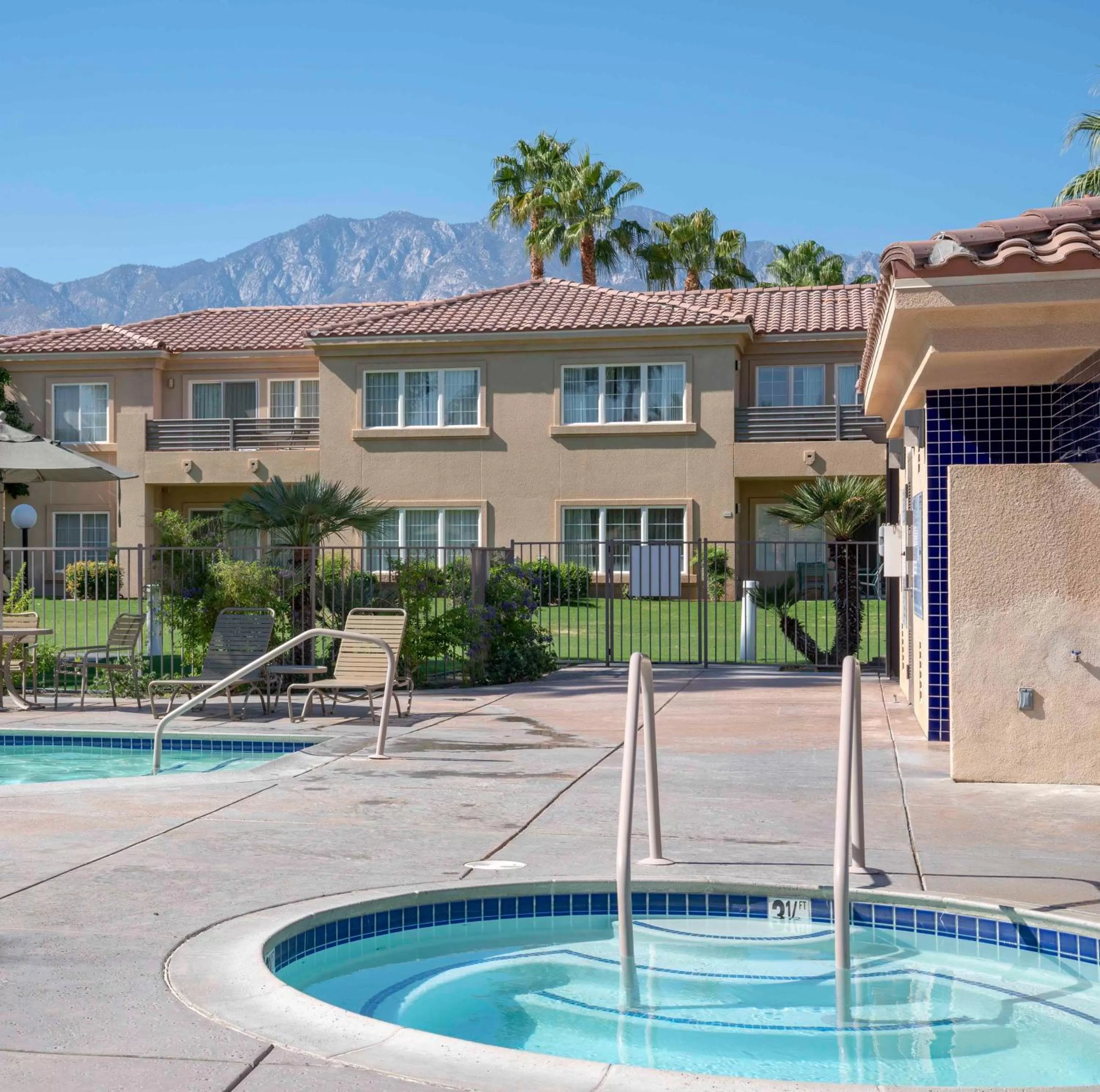 Pool view in Raintree's Cimarron Golf Resort Palm Springs