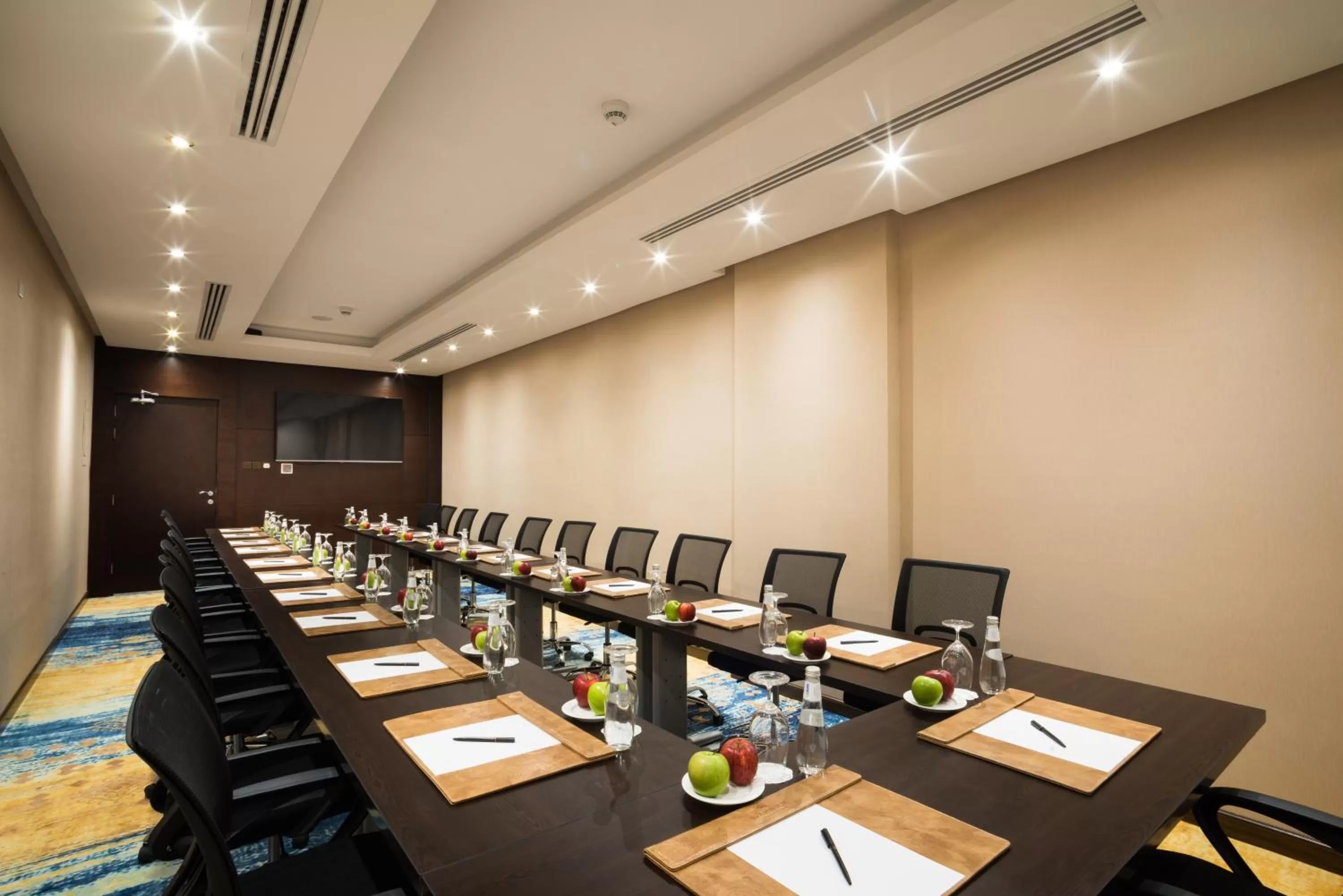 Banquet/Function facilities in Naviti Warwick Dammam