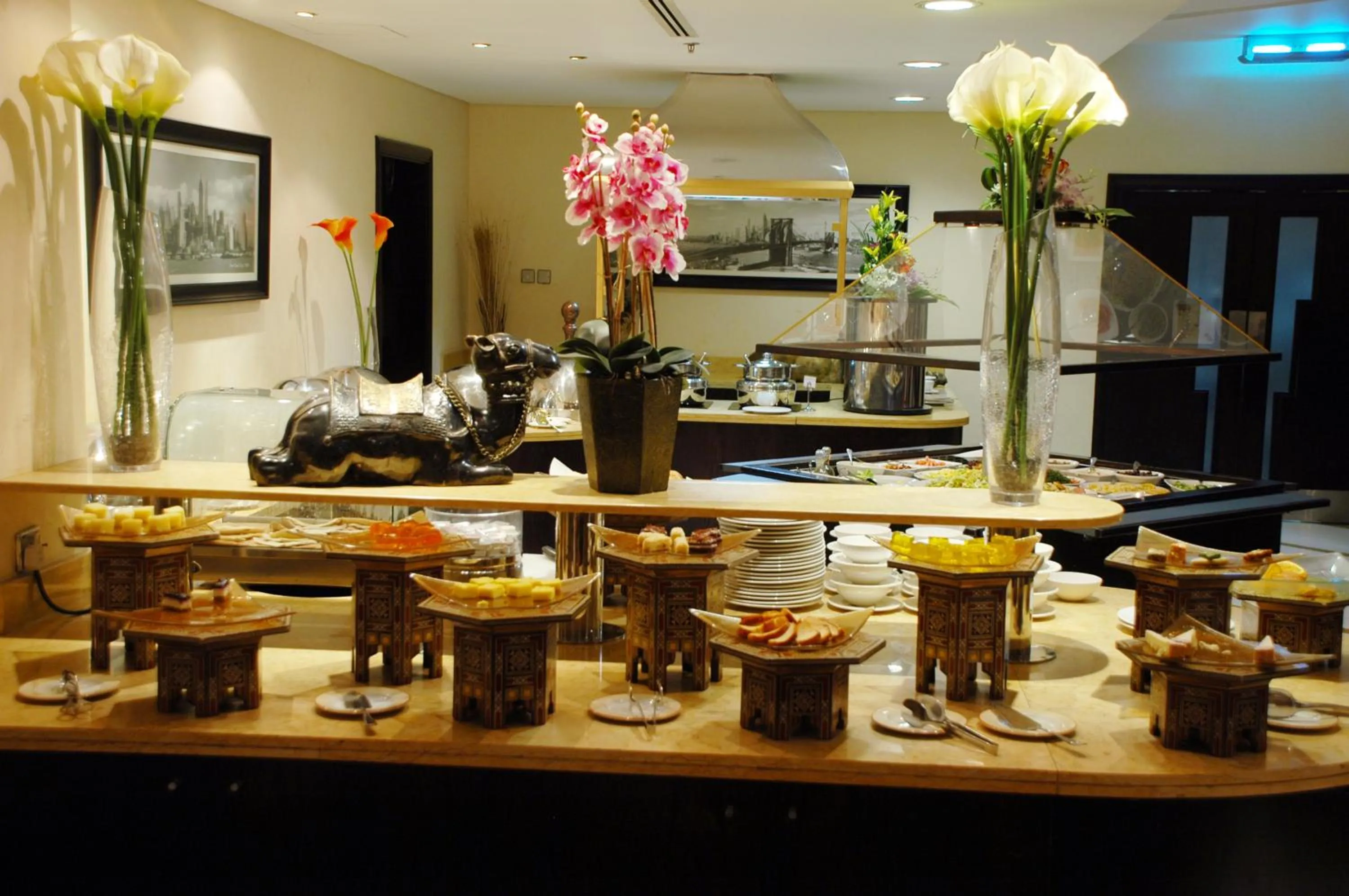 Restaurant/places to eat in Avenue Hotel Dubai