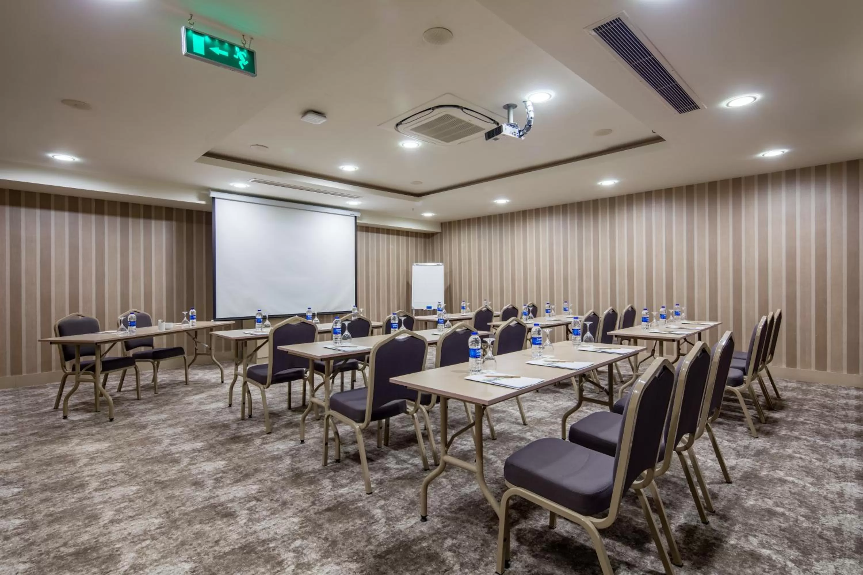 Meeting/conference room in Holiday Inn Antalya - Lara by IHG