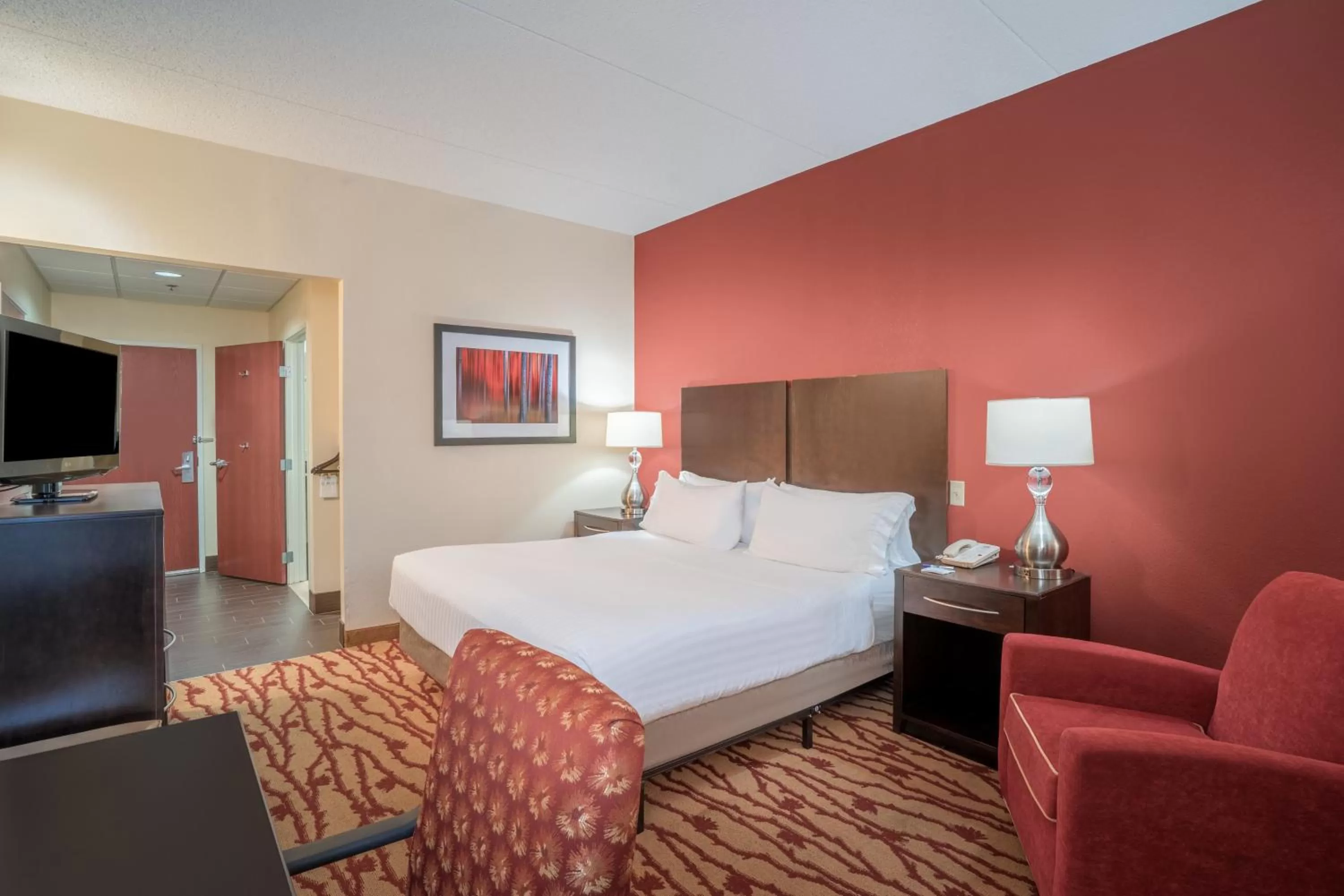Photo of the whole room, Bed in Holiday Inn Express Hanover by IHG