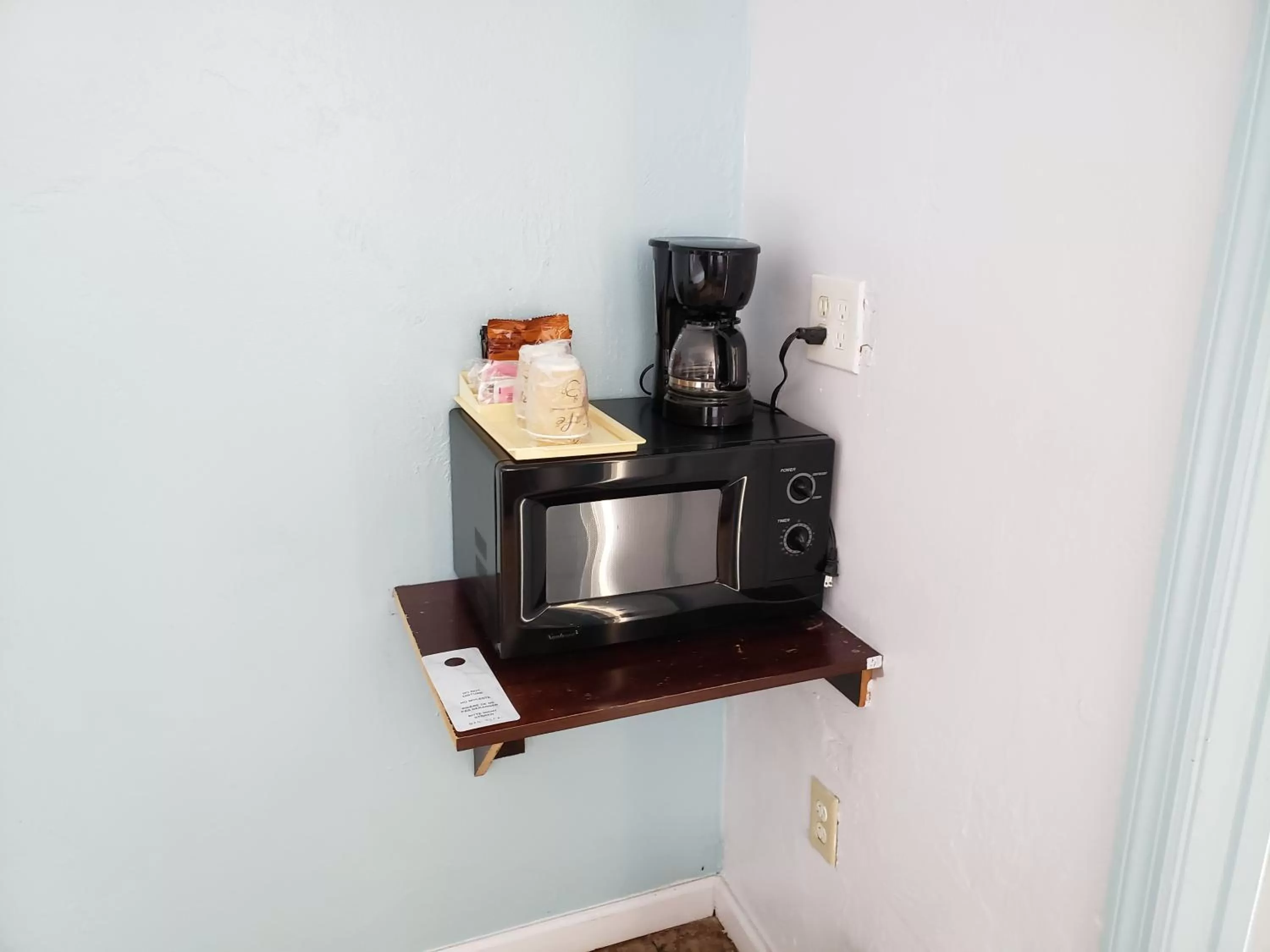 Coffee/tea facilities in Topaz Motel - Flagler Beach