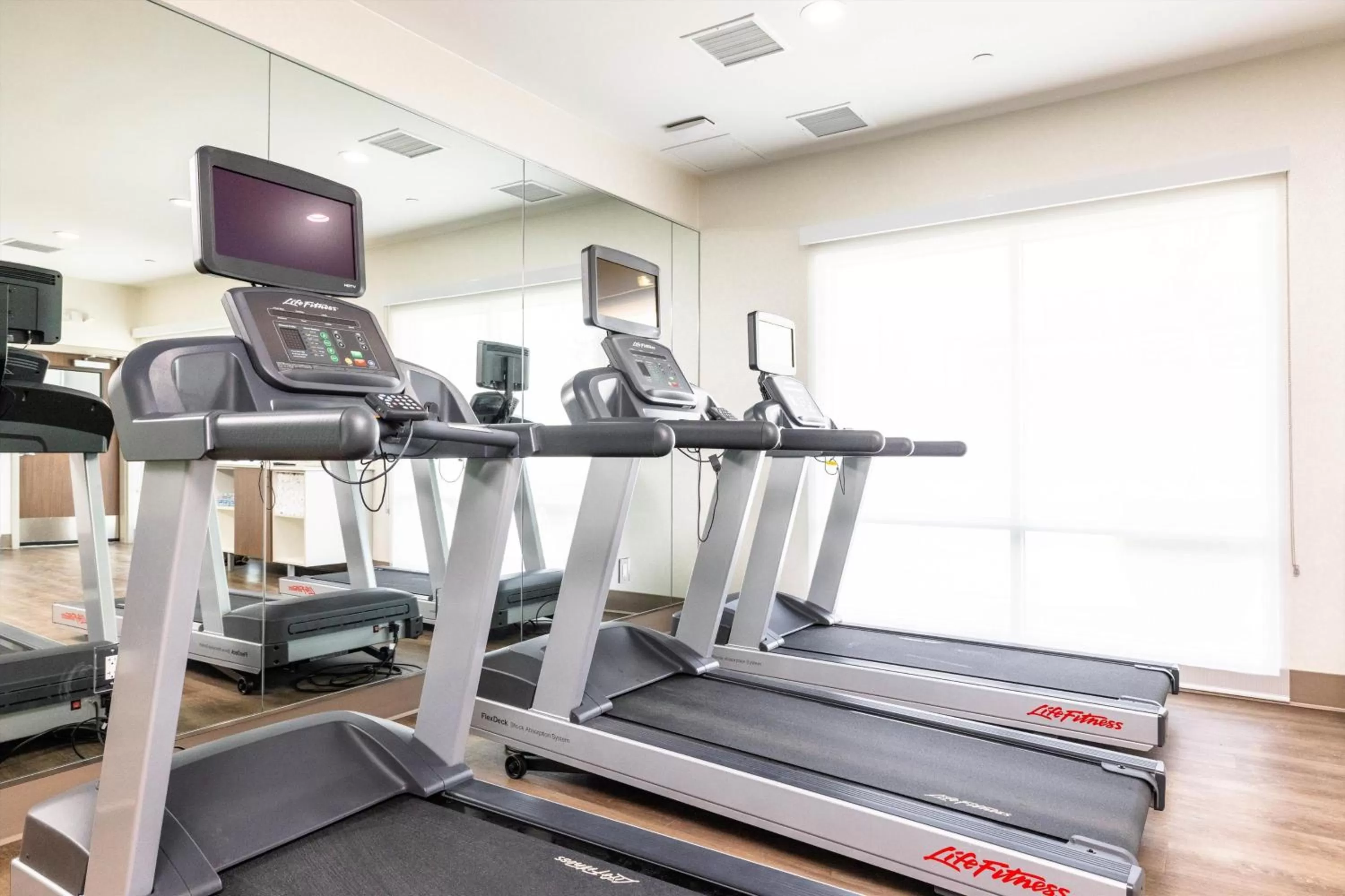 Fitness centre/facilities in Holiday Inn Express & Suites - San Jose Silicon Valley by IHG