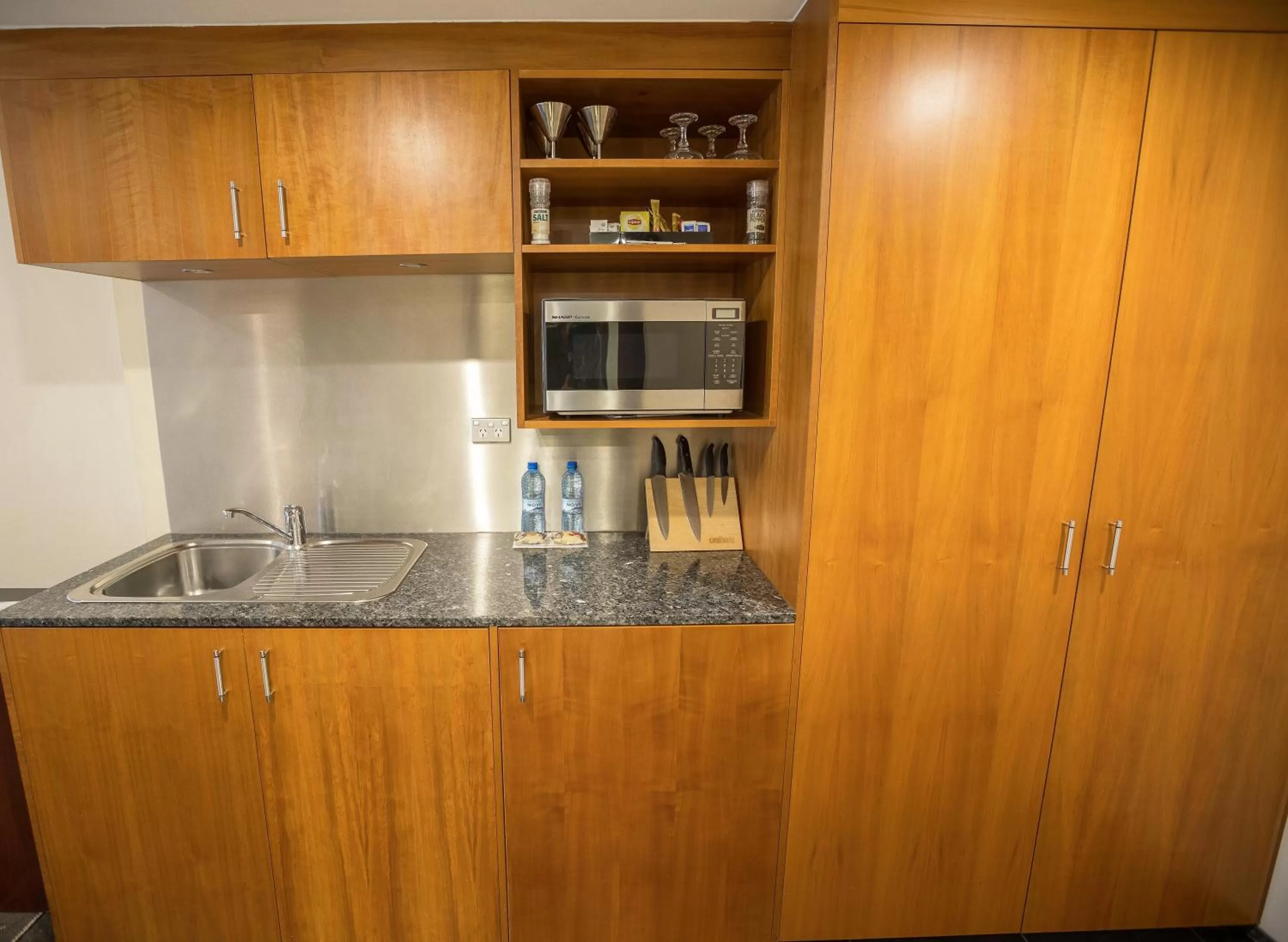 Kitchen or kitchenette in Best Western Plus Goulburn